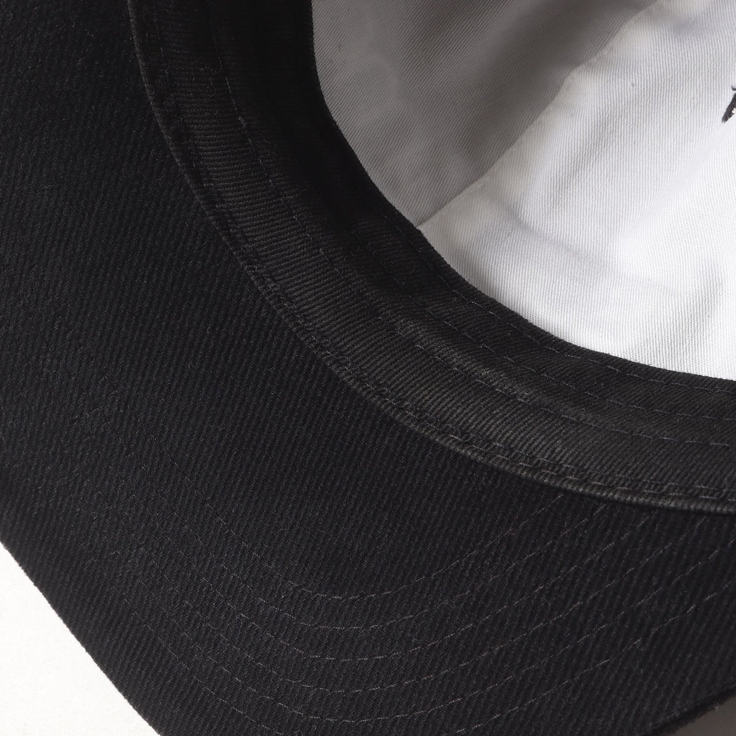 クラシックロゴ刺繍 6パネルキャップ(Classic Logo 6-Panel)