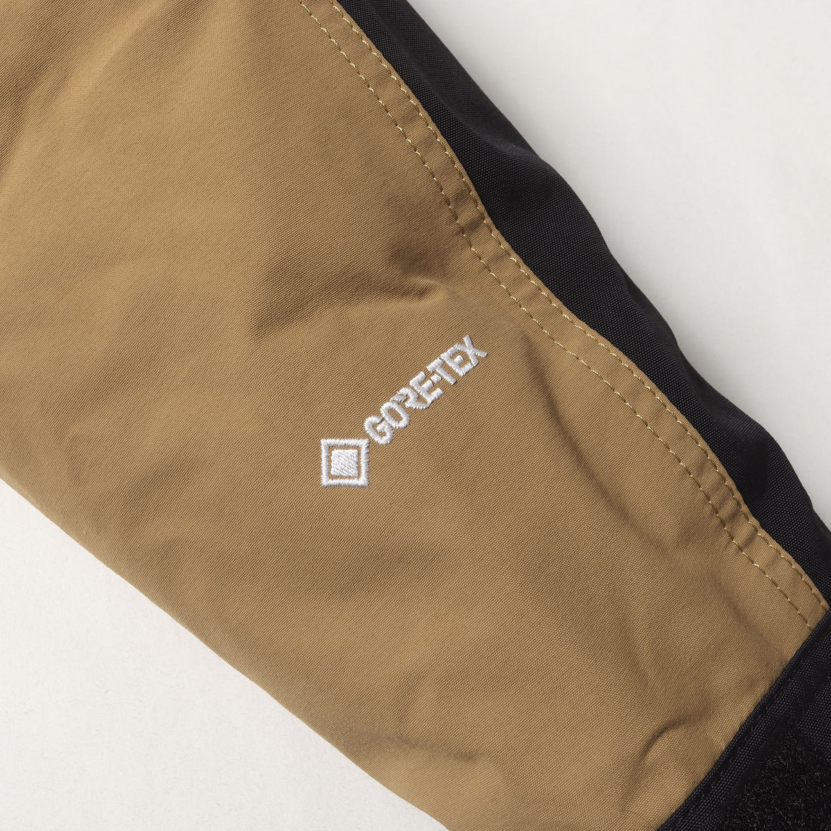GORE-TEX マウンテン ダウンジャケット (Mountain Down Jacket)