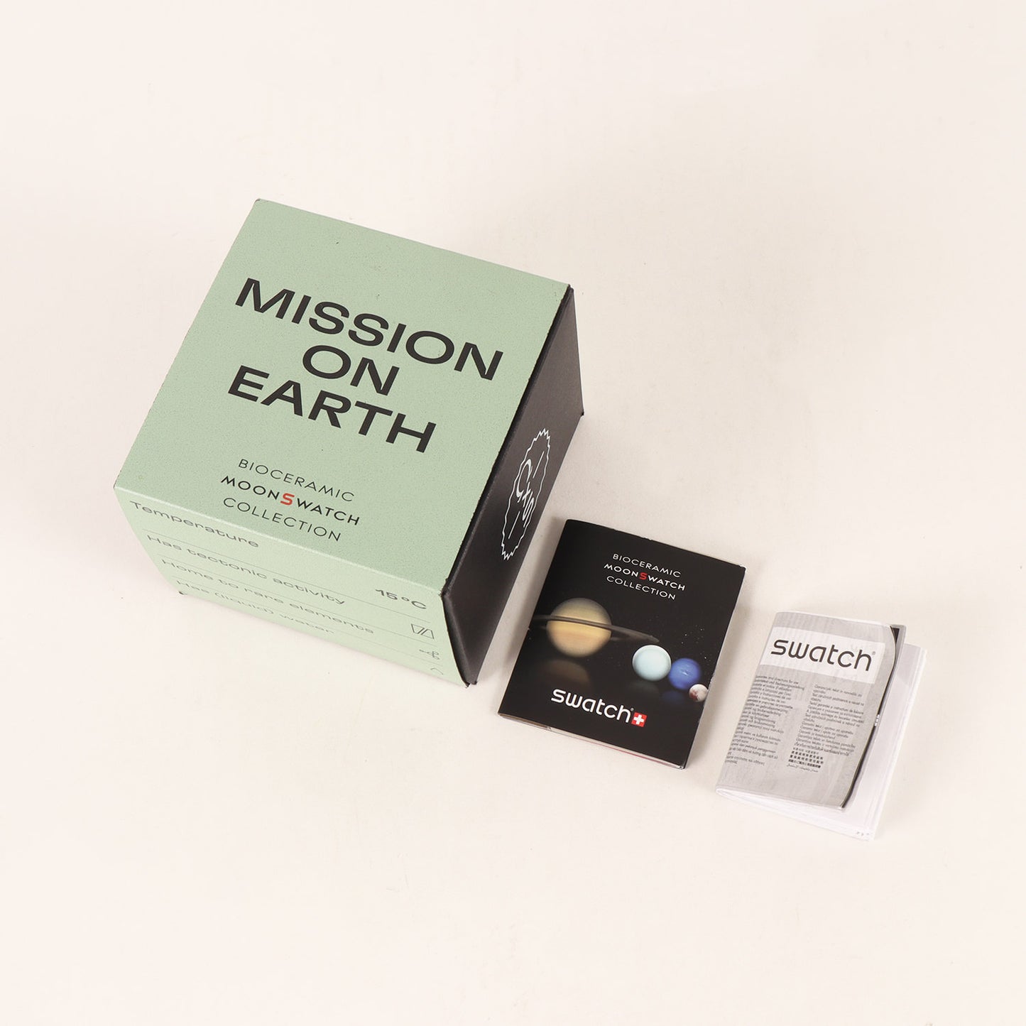 ×Swatch MISSION TO THE EARTH / 地球モデル 腕時計 / ウォッチ(SO33G100)
