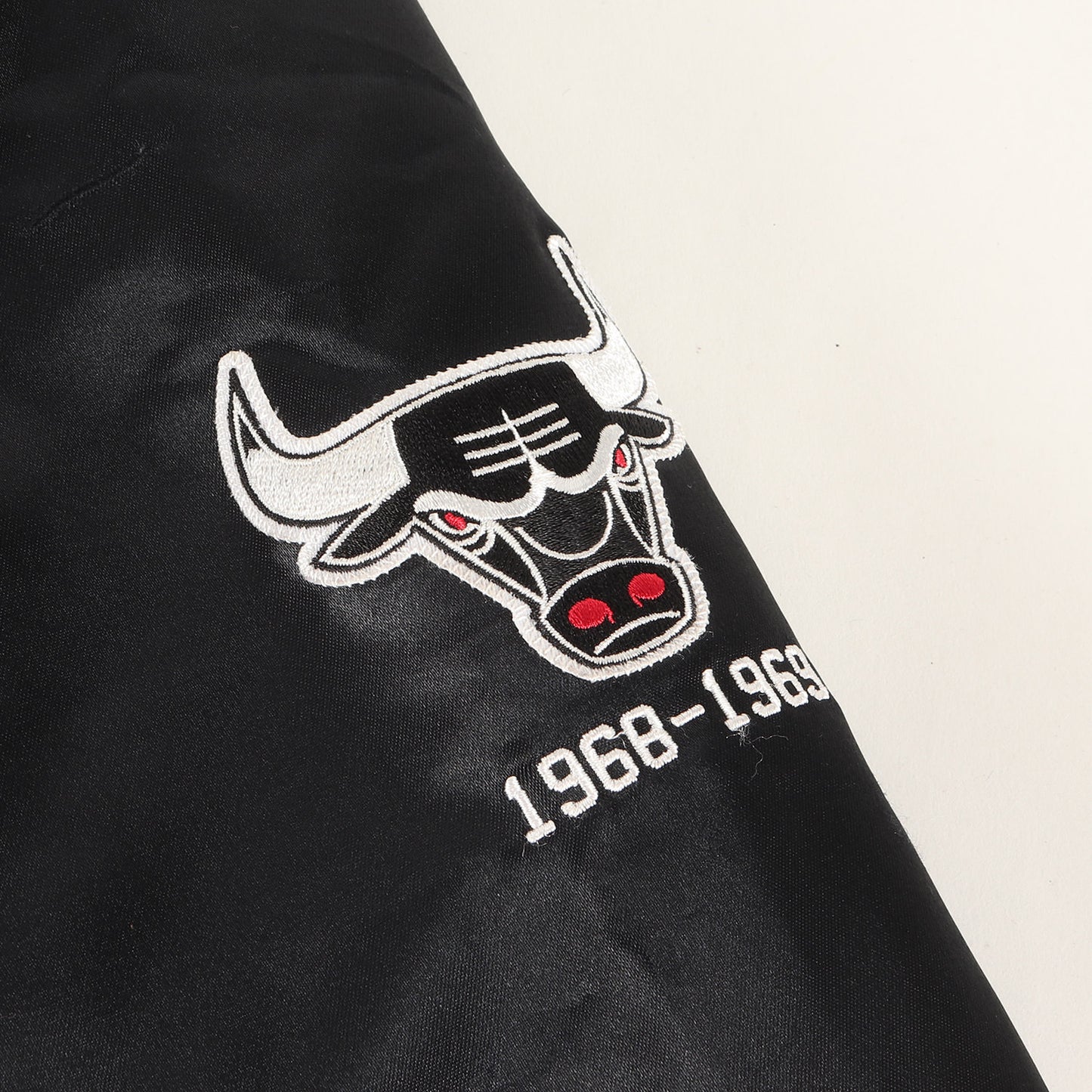 NBA シカゴ・ブルズ サテン スタジャン