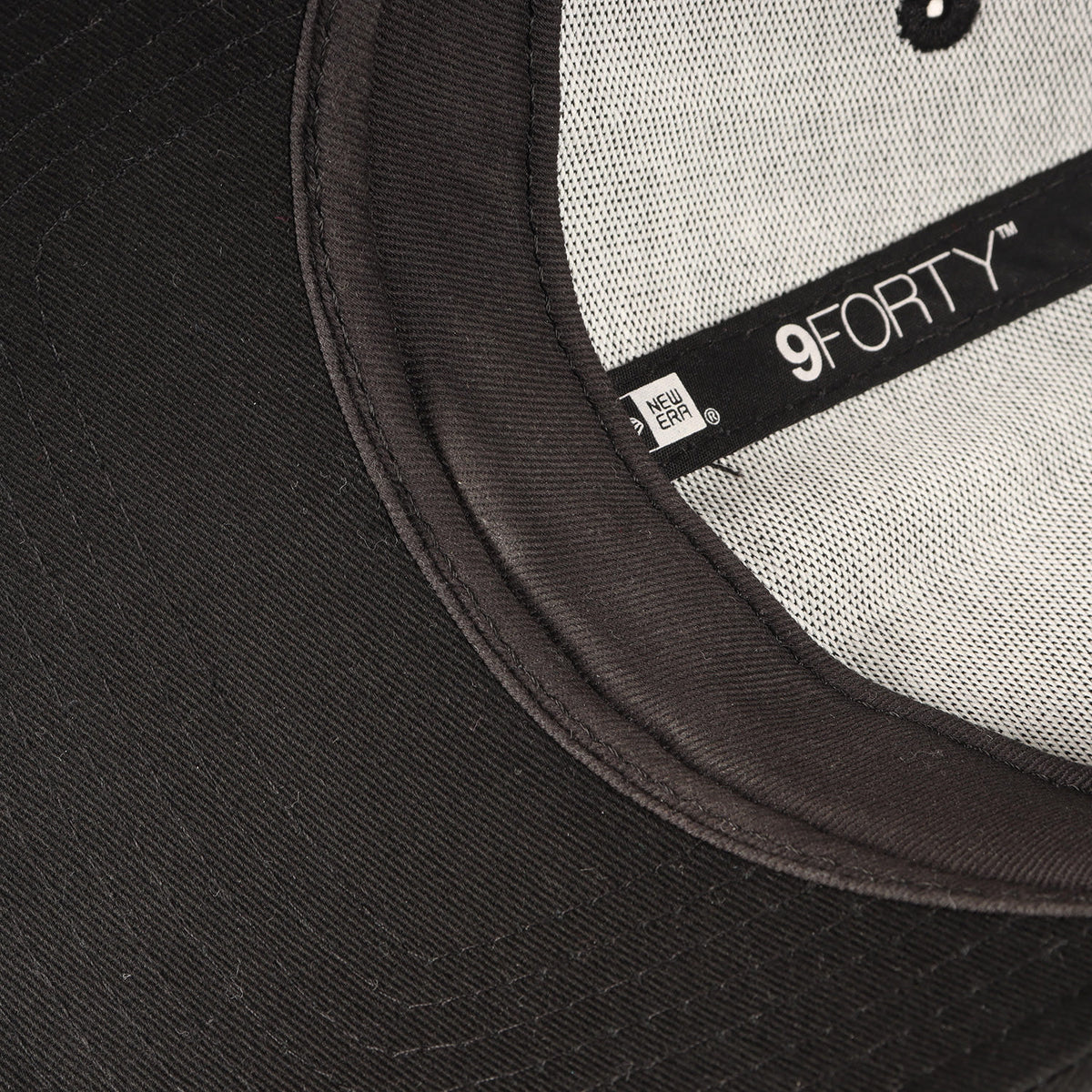 23AW ×NEW ERA エンブレムロゴ 6パネルキャップ(EMBLEM 9FORTY CAP)