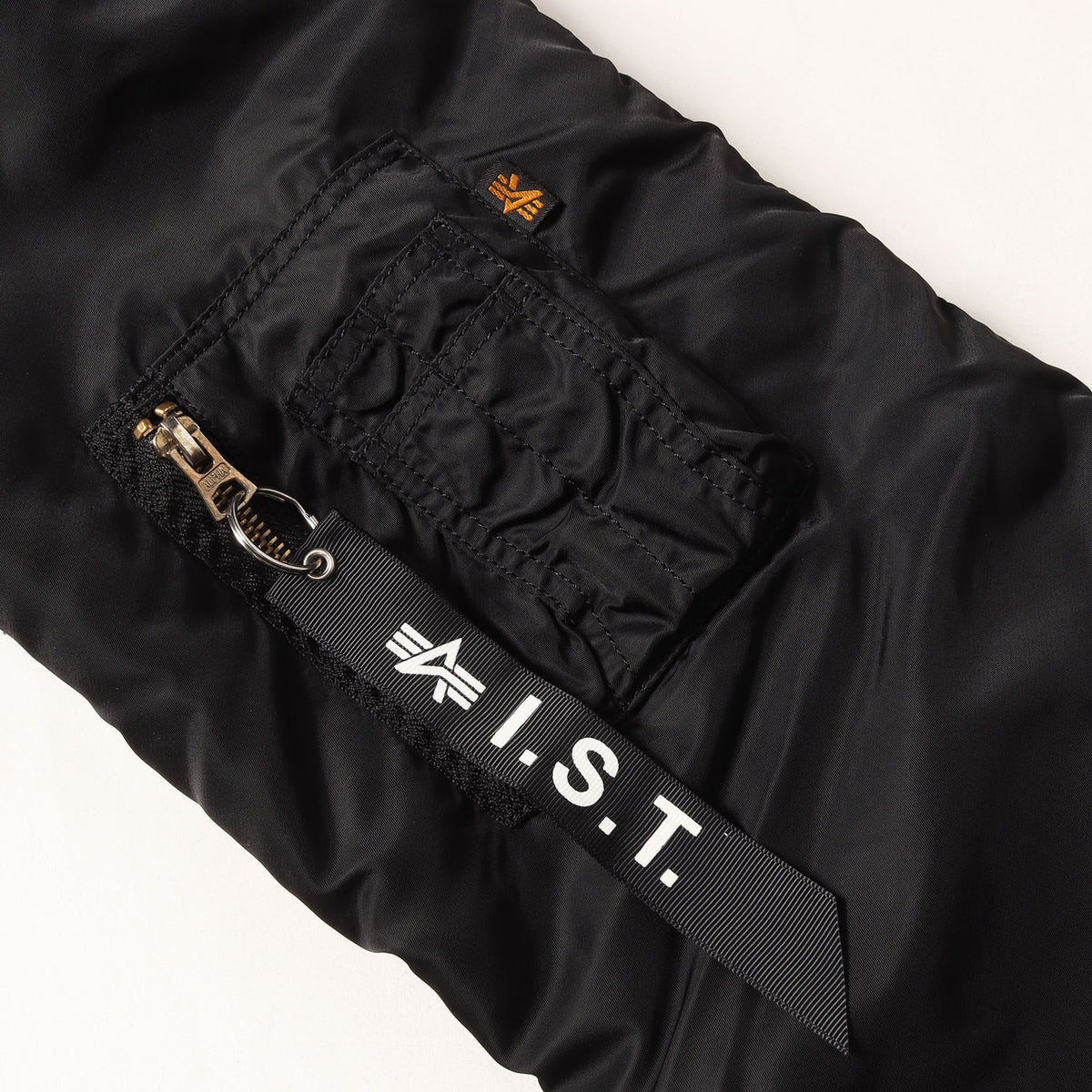 ×ALPHA B-15 ワールドワイド ボンバージャケット(B-15 Worldwide Jacket)