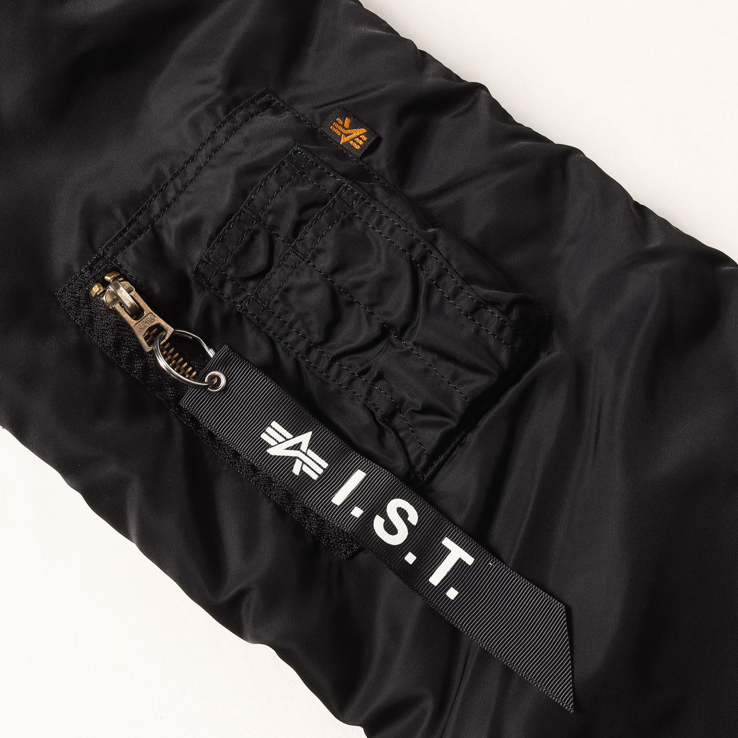 ×ALPHA B-15 ワールドワイド ボンバージャケット(B-15 Worldwide Jacket)
