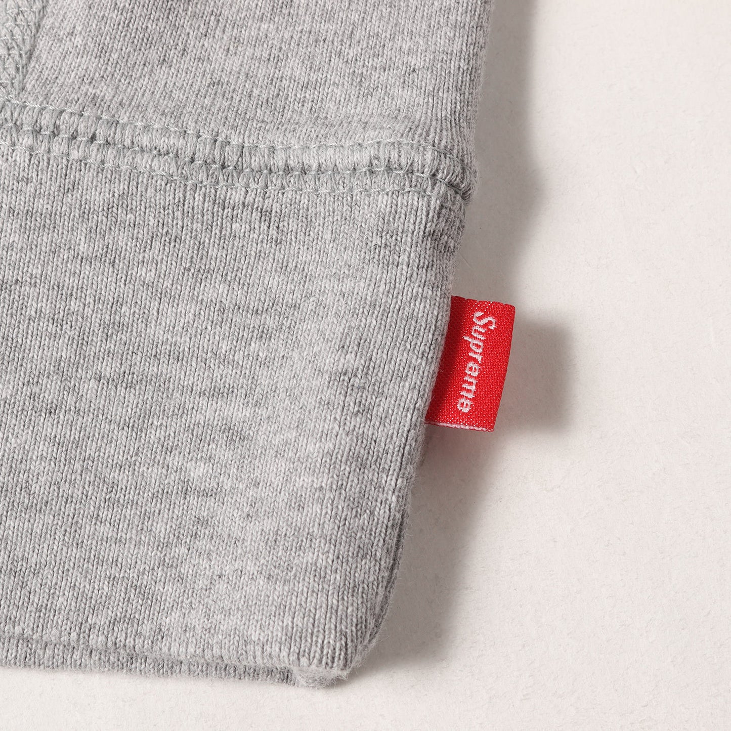 21SS ×KAWS チョーク BOXロゴ スウェットパーカー(Chalk Logo Hooded Sweatshirt)
