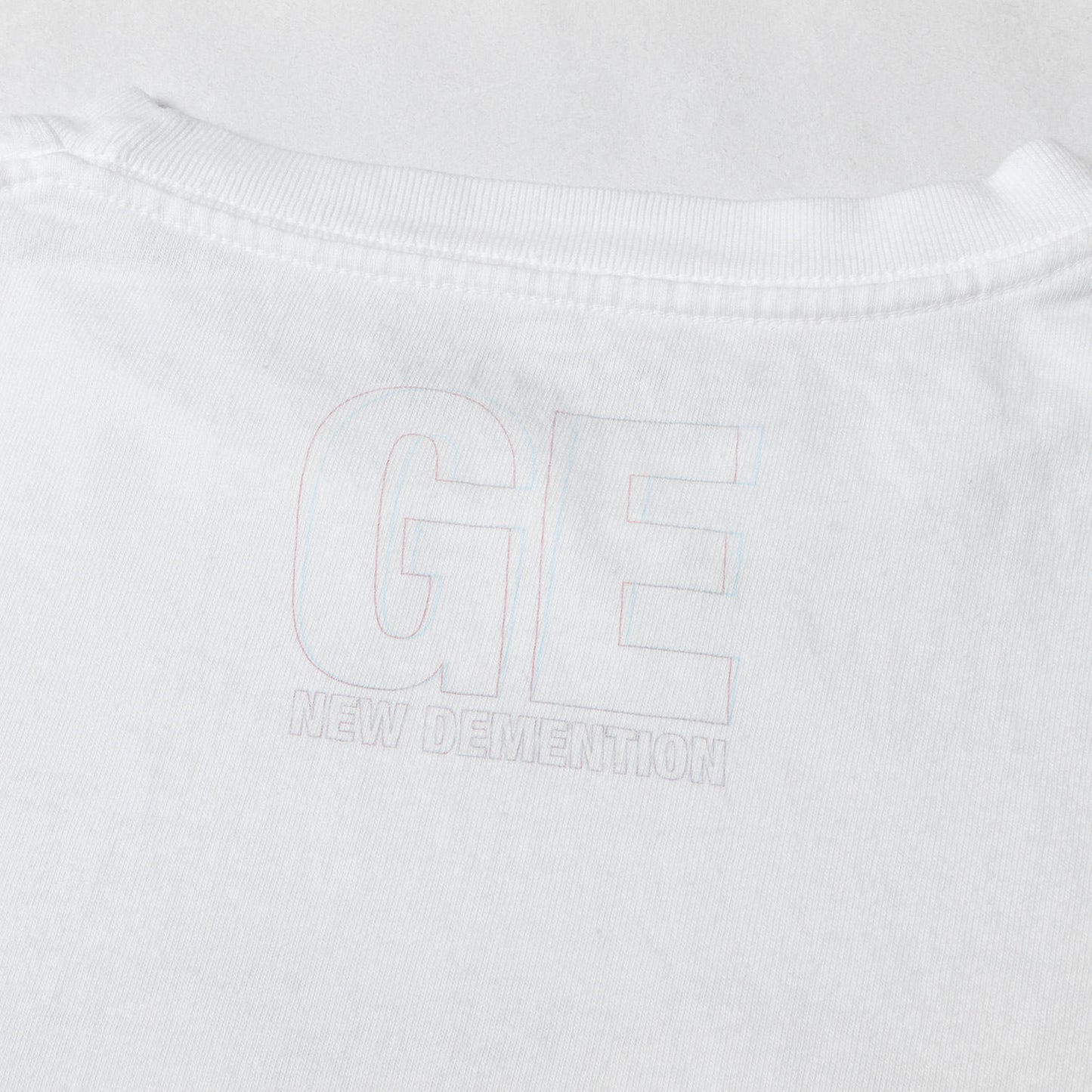 00s 缶バッチ グラフィック Tシャツ