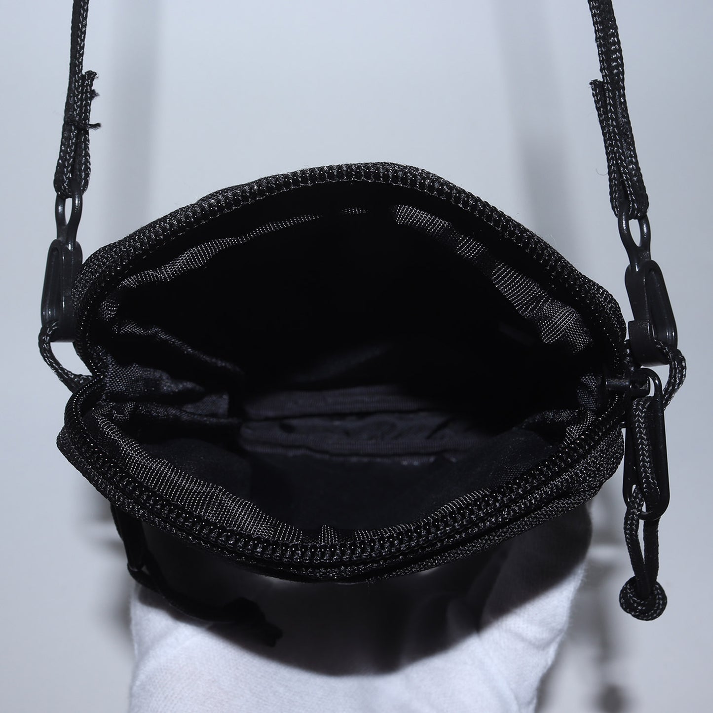 ユーティリティポーチ / ショルダーバック(Utility Pouch)