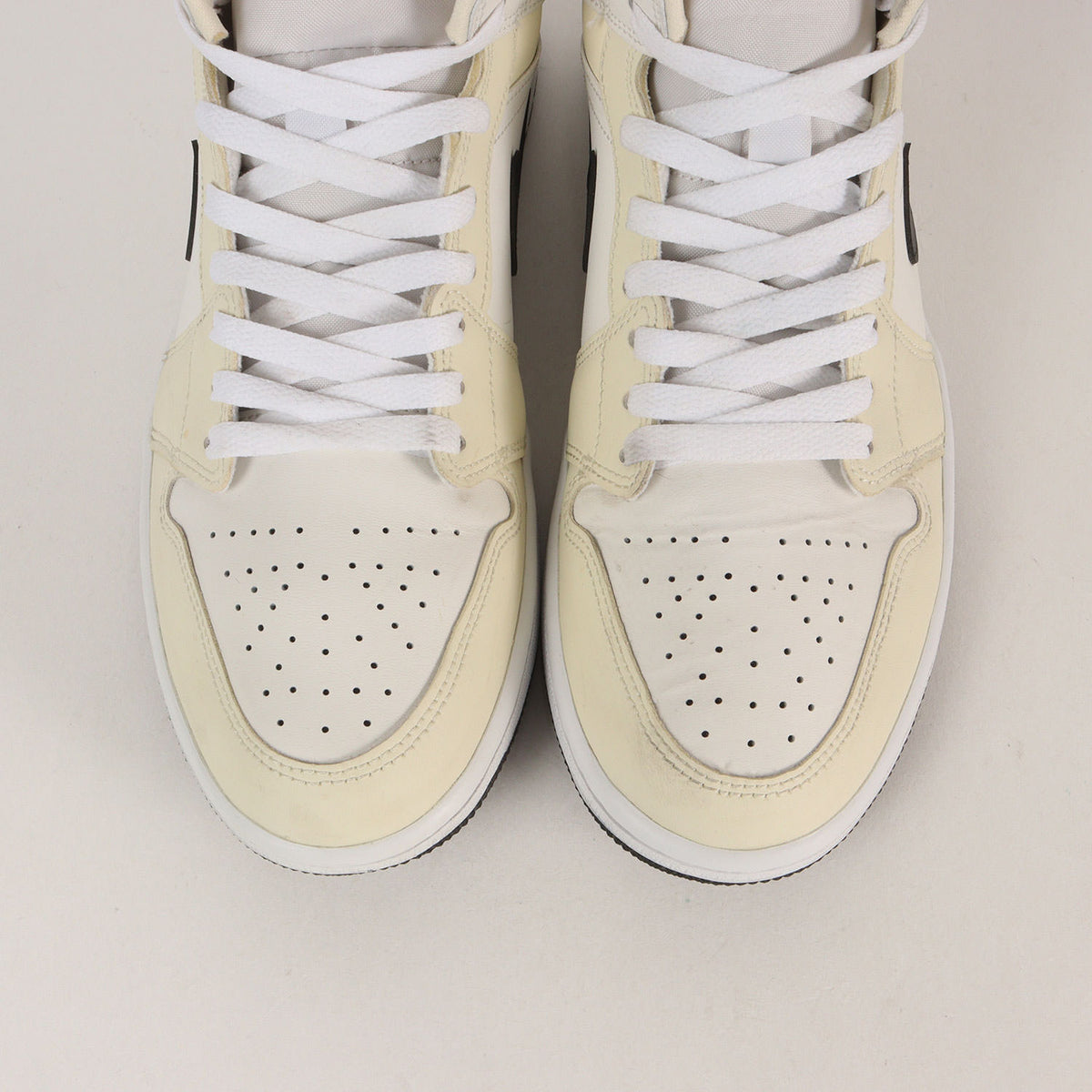 WMNS AIR JORDAN 1 MID COCONUT MILK (BQ6472-121)