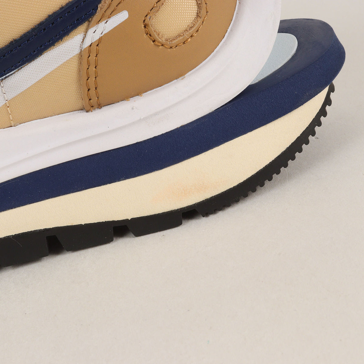 21SS ×NIKE VAPORWAFFLE / SACAI SESAME (DD1875-200)