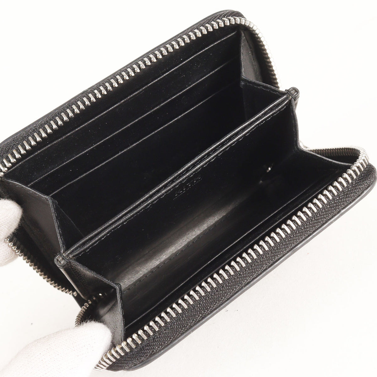 21AW エンボスロゴ柄 ラウンドジップ レザー コンパクトウォレット / 財布(Zip Around Wallet)