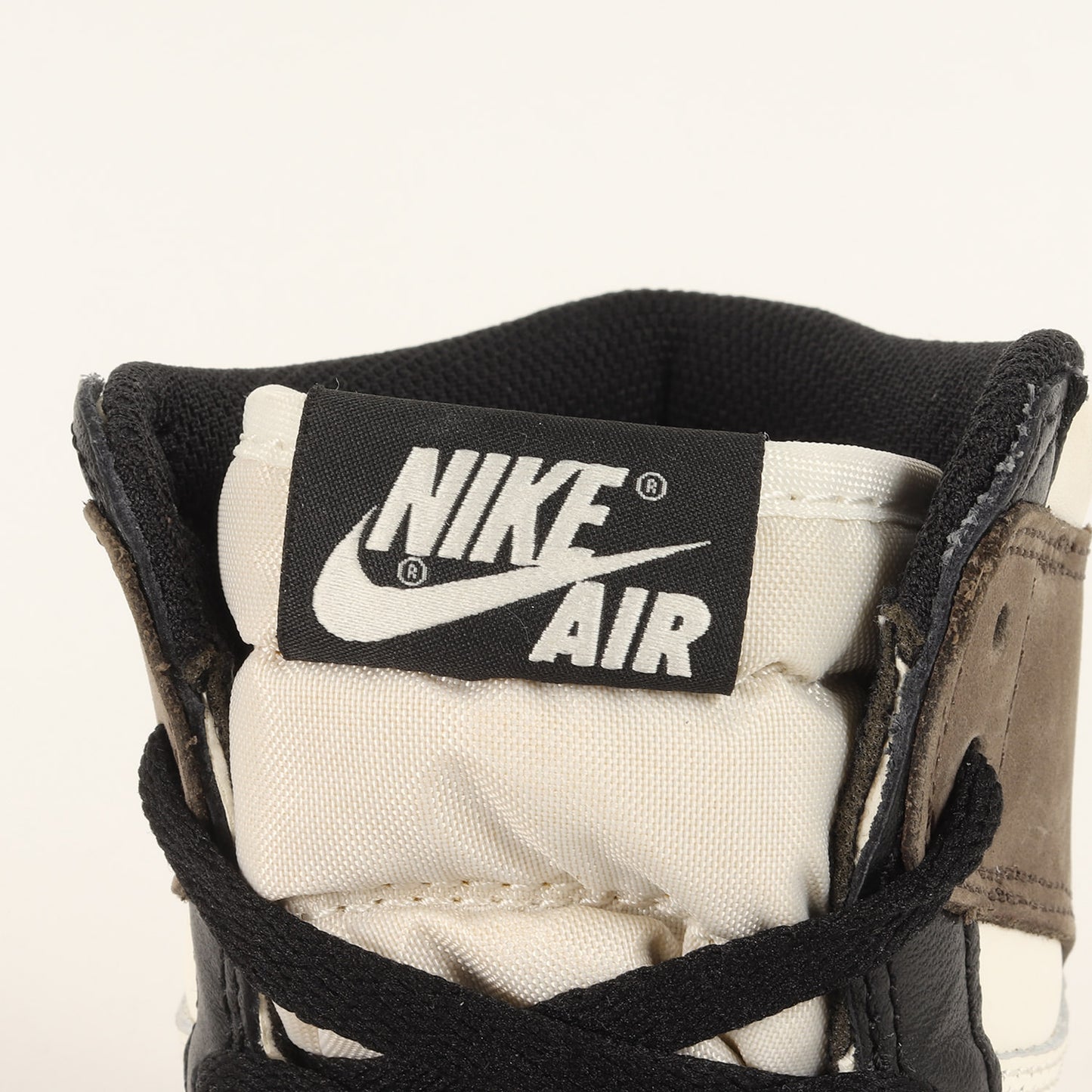AIR JORDAN 1 RETRO HIGH OG DARK MOCHA (555088-105)