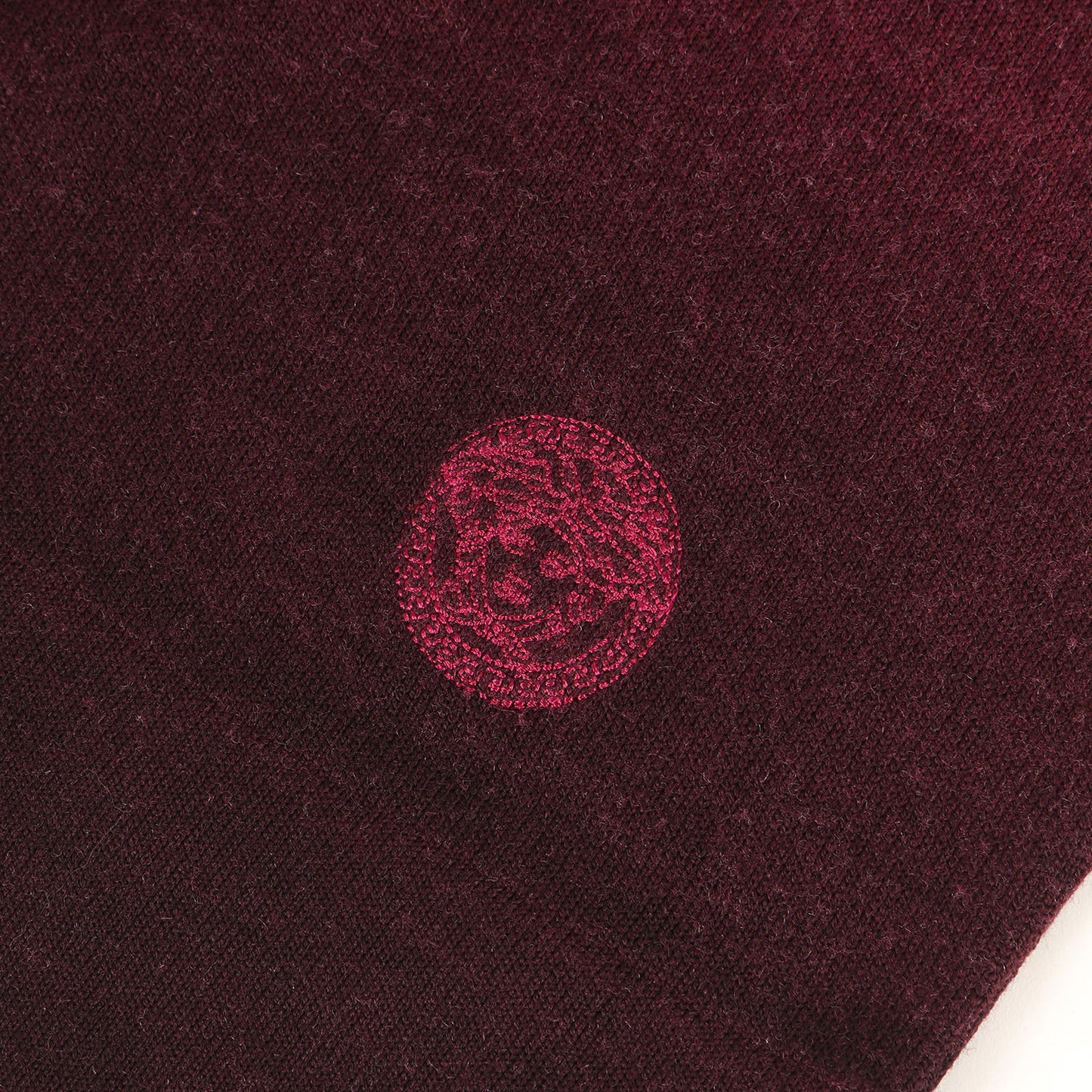 メデューサ刺繍 グラデーションプリント Vネック ウールニット