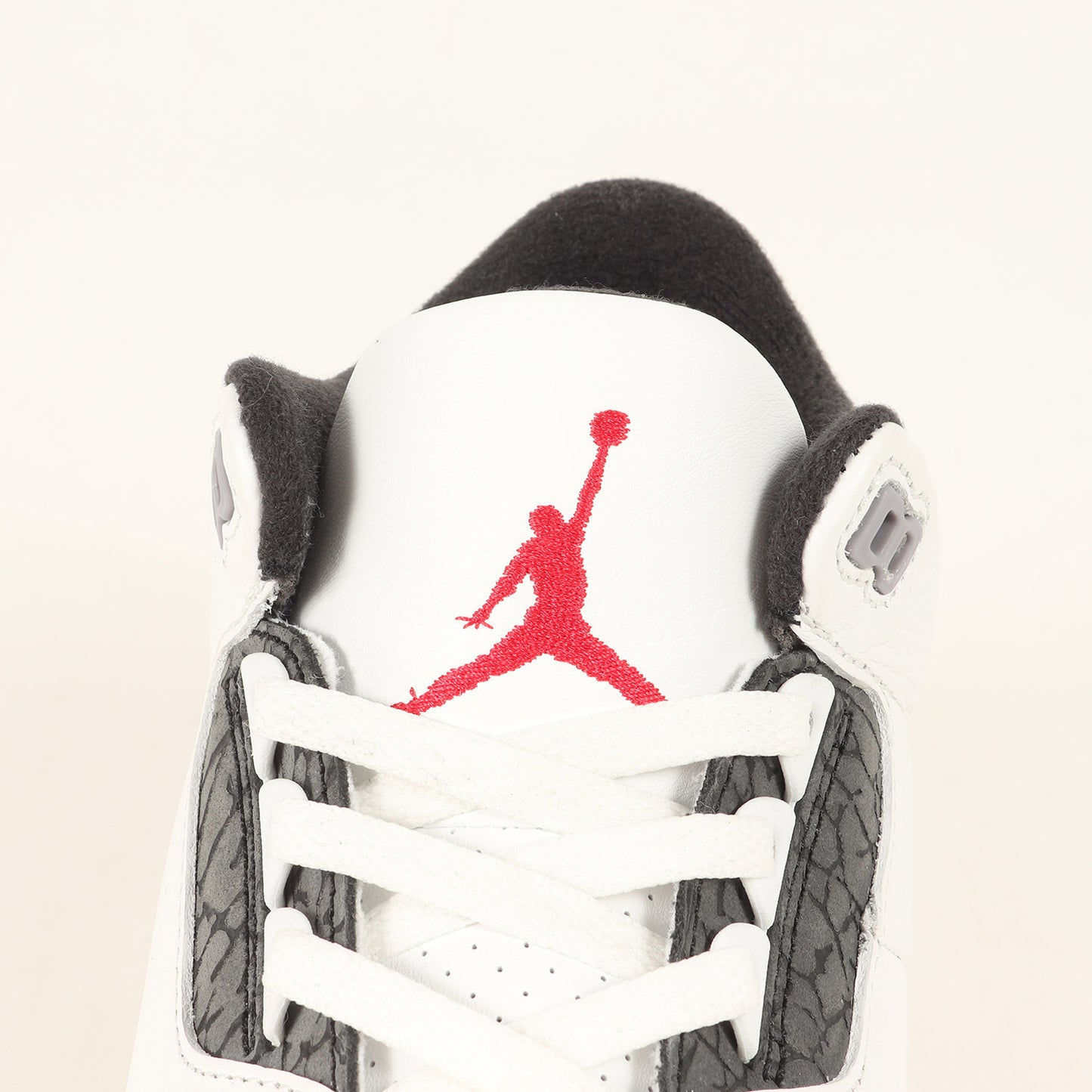 AIR JORDAN 3 RETRO CEMENT GRAY (CT8532-106)