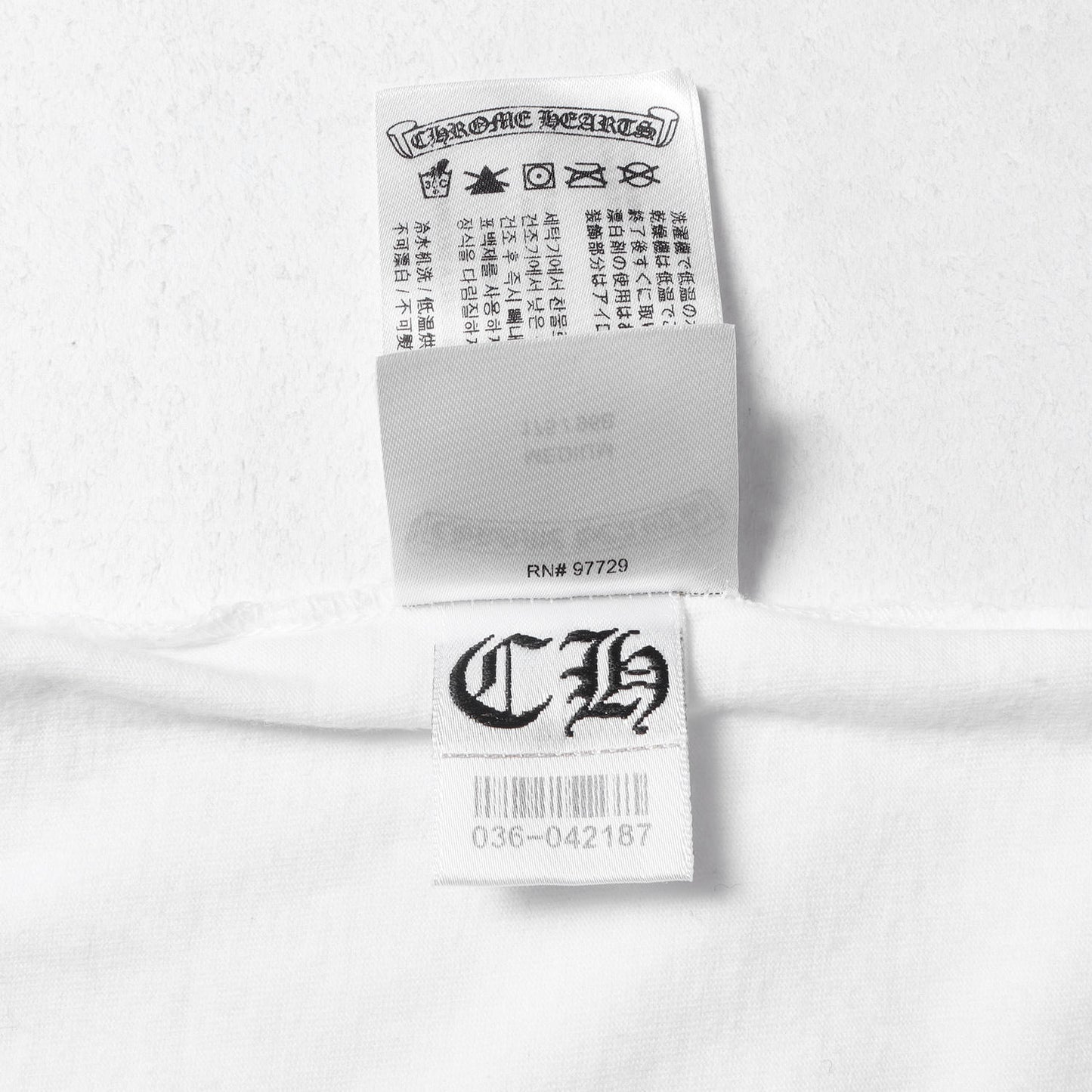 近年モデル ネック ブランドロゴ ポケット Tシャツ