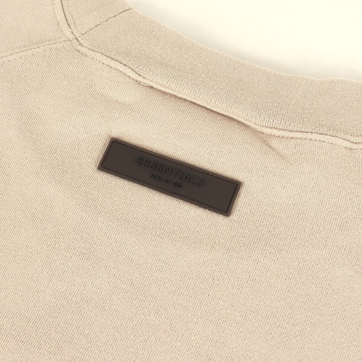 FOG ESSENTIALS フロッキープリント クルーネック スウェット