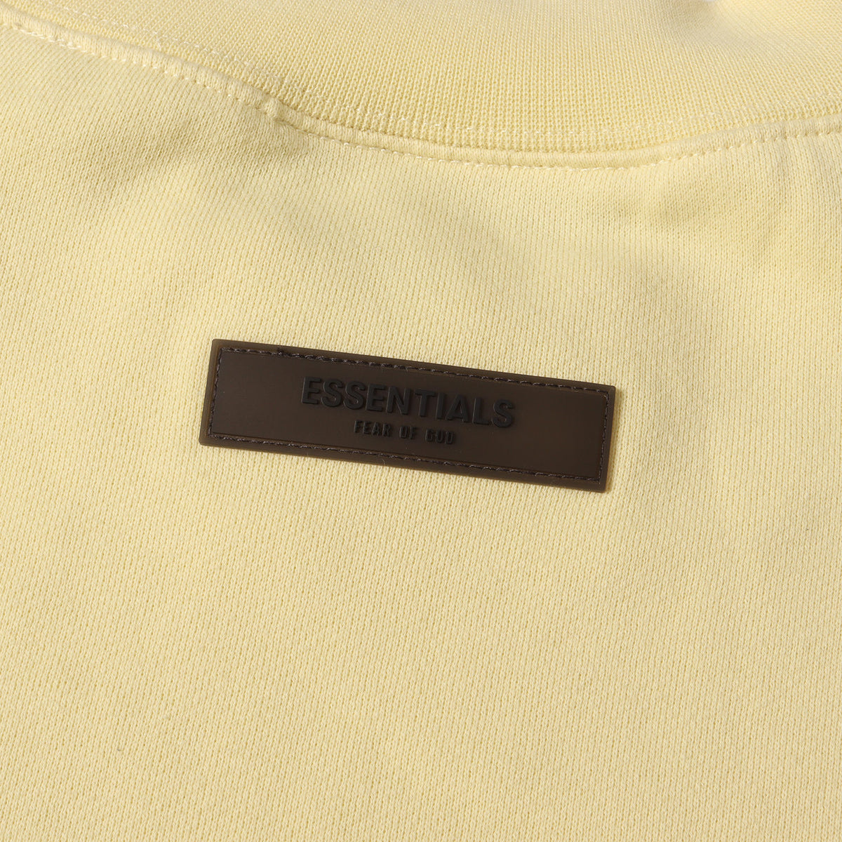 FOG ESSENTIALS フロッキープリント オーバーサイズ スウェット(Relaxed Crewneck)