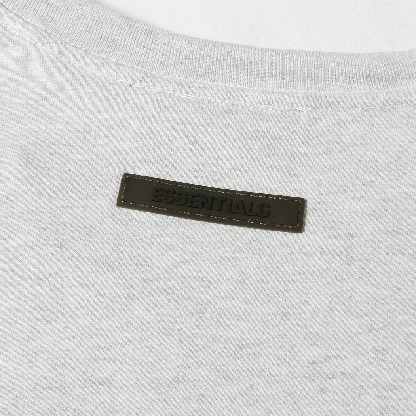 FOG ESSENTIALS リフレクターロゴ クルーネック Tシャツ