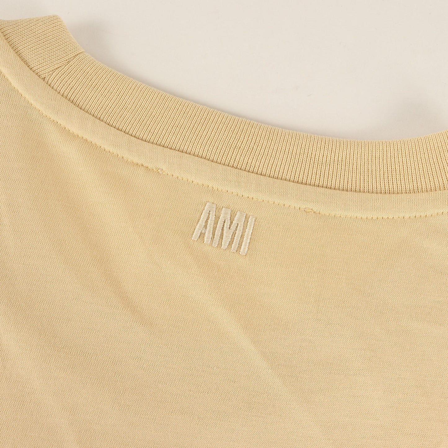 ハートロゴ刺繍 クルーネック Tシャツ