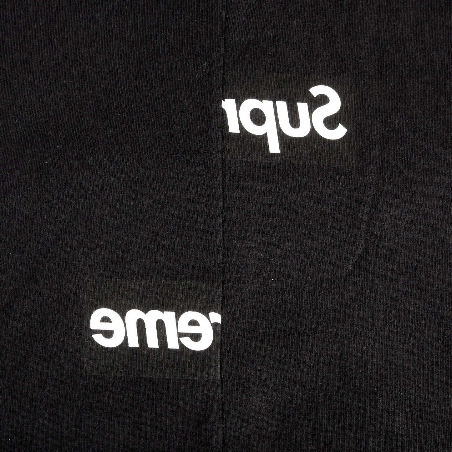 ×COMME des GARCONS SHIRT スプリット BOXロゴ Tシャツ(Split Box Logo Tee)