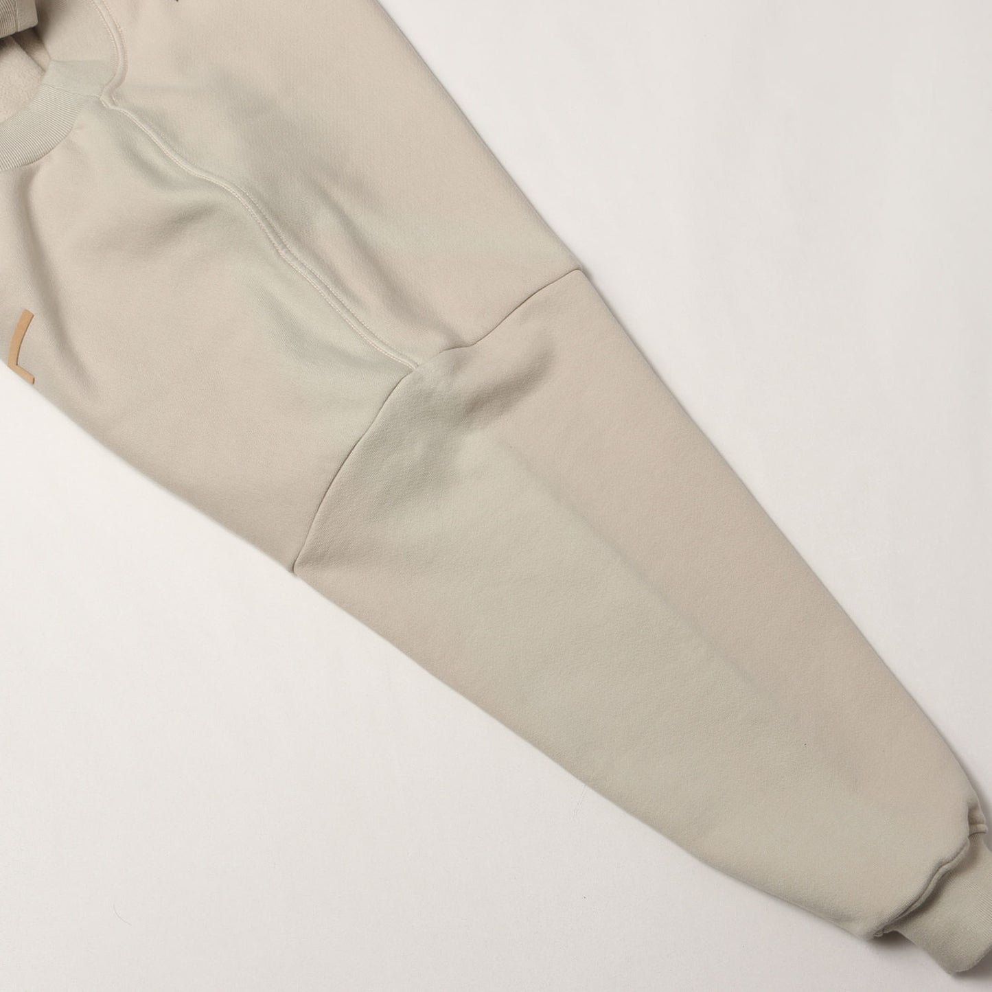 ETERNALフェルトロゴ モックネック オーバーサイズ スウェット