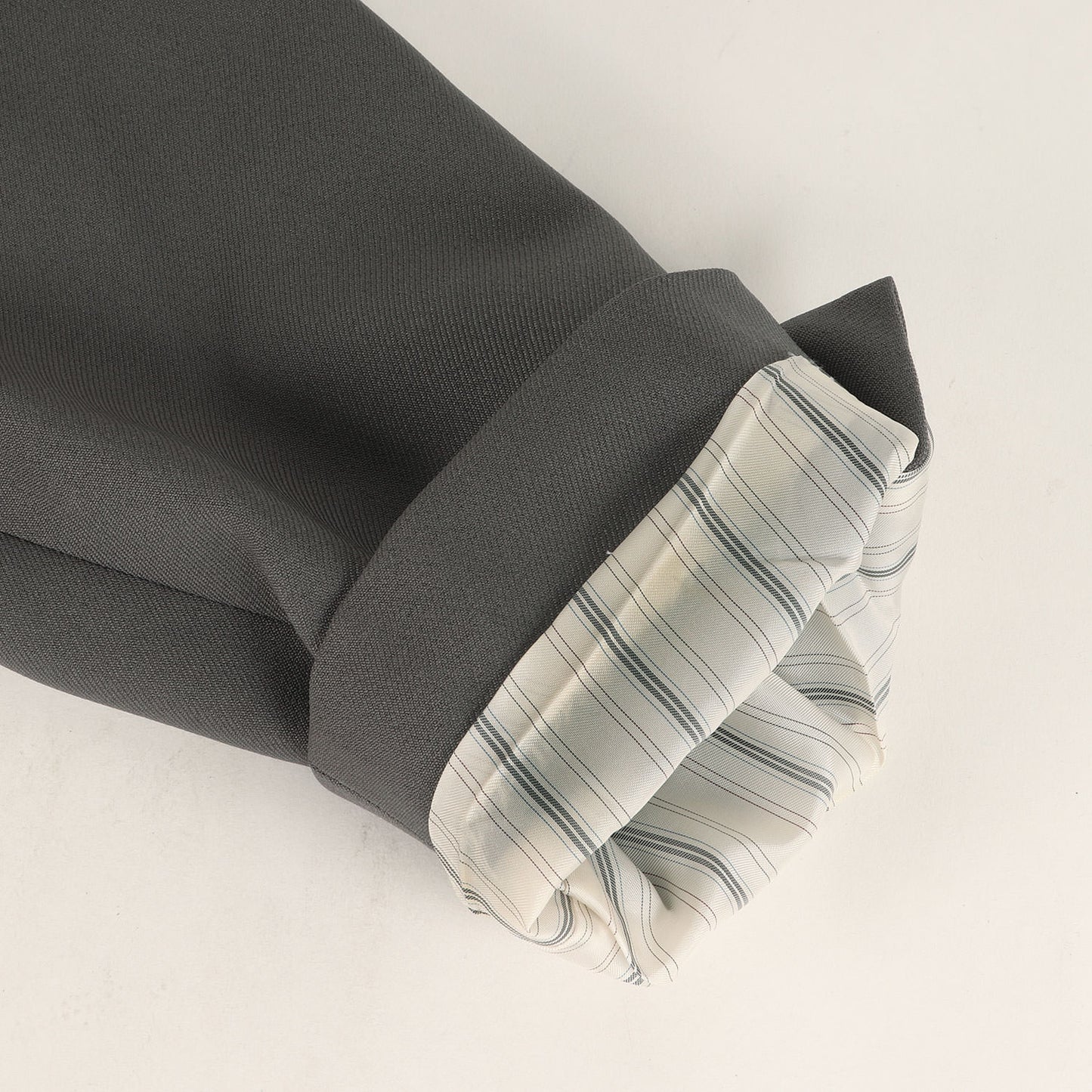 スタッズ付き ポリツイル 2B テーラード ジャケット (Fluid Drill Studded Jacket) 710897 ZAKGX