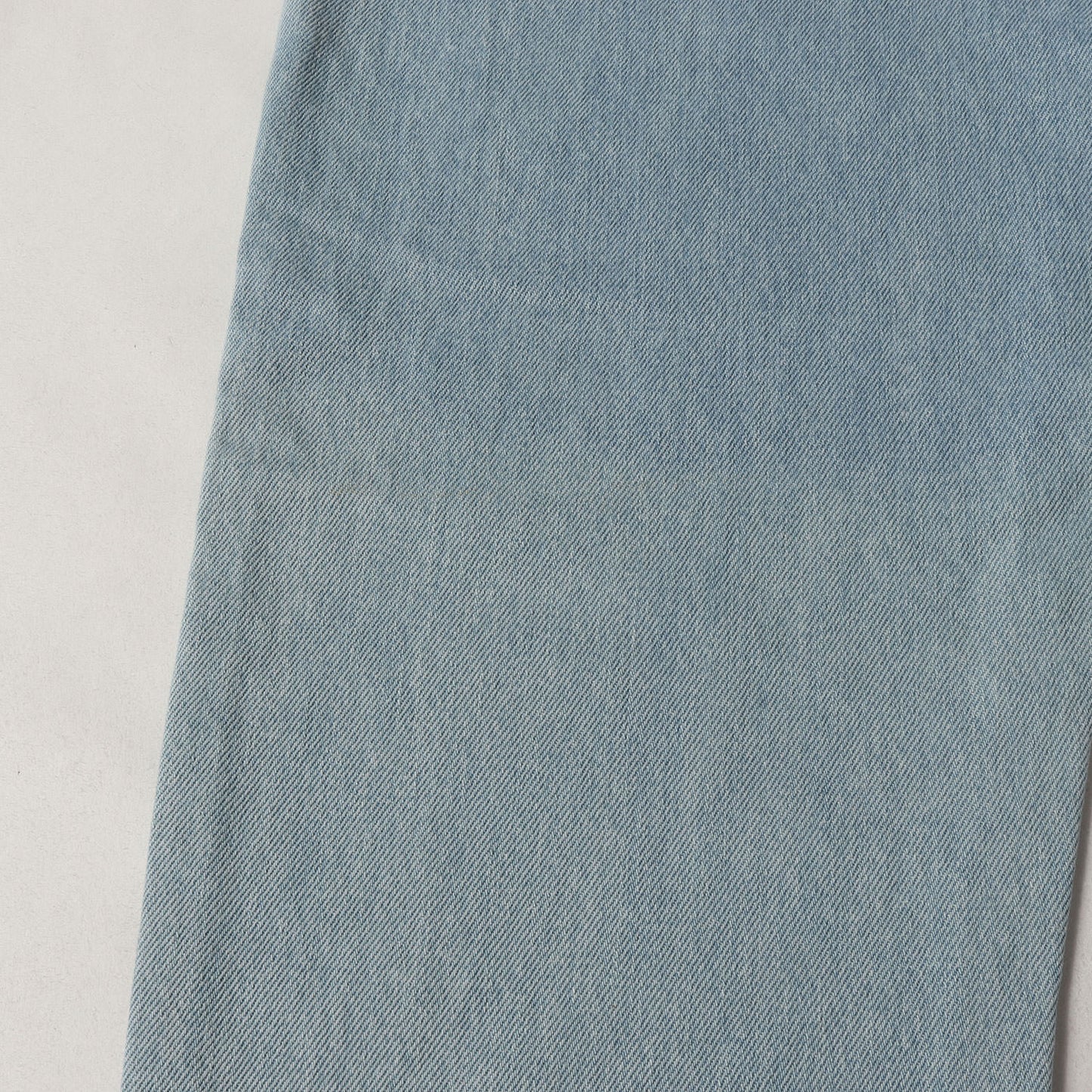 ストーンウォッシュ加工 スリム デニムパンツ (Stone Washed Slim Jean)