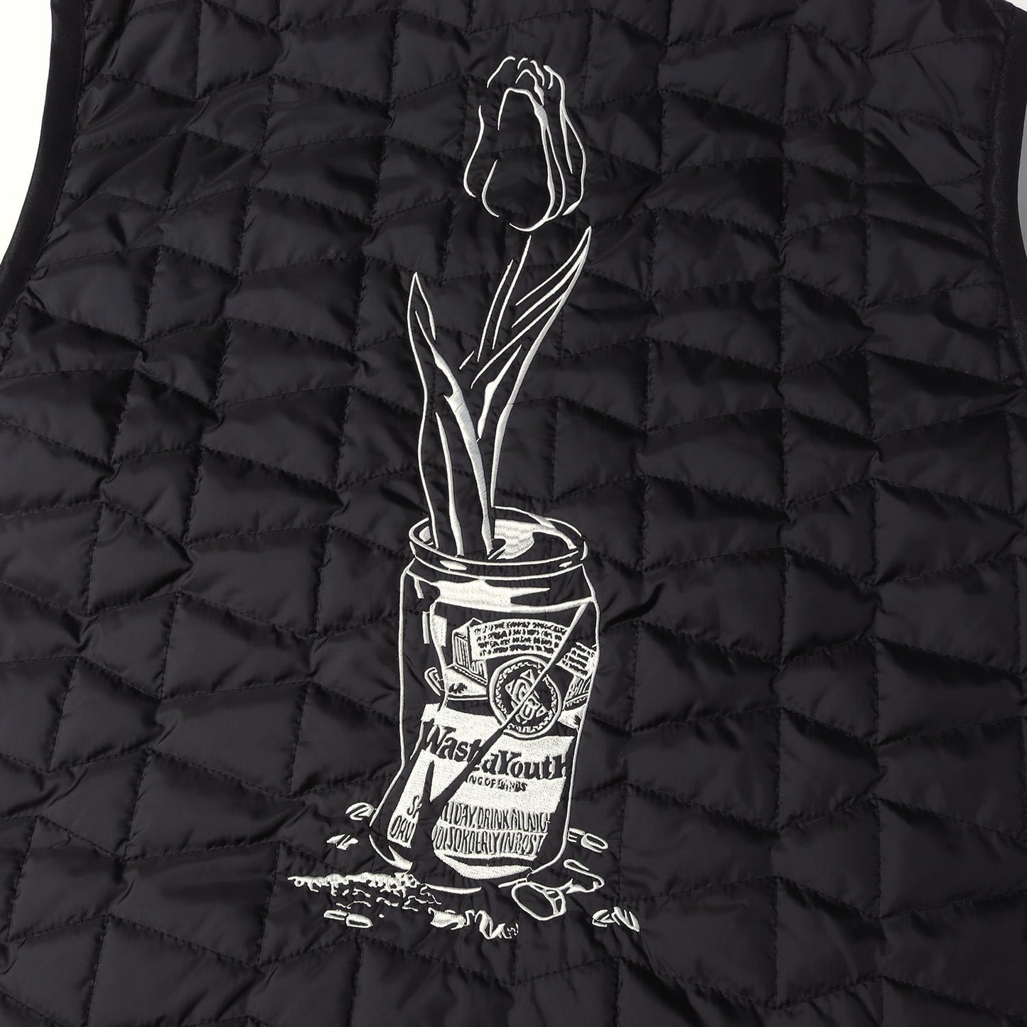 グラフィック刺繍 キルティング フルジップ リバーシブル 中綿 ベスト (QUILTED PUFF REVERSIBLE VEST)