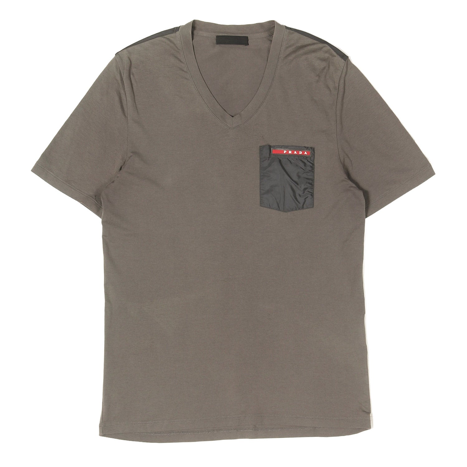 PRADA (プラダ) ラバーパッチ付き ポケット Vネック Tシャツ (SJM994 