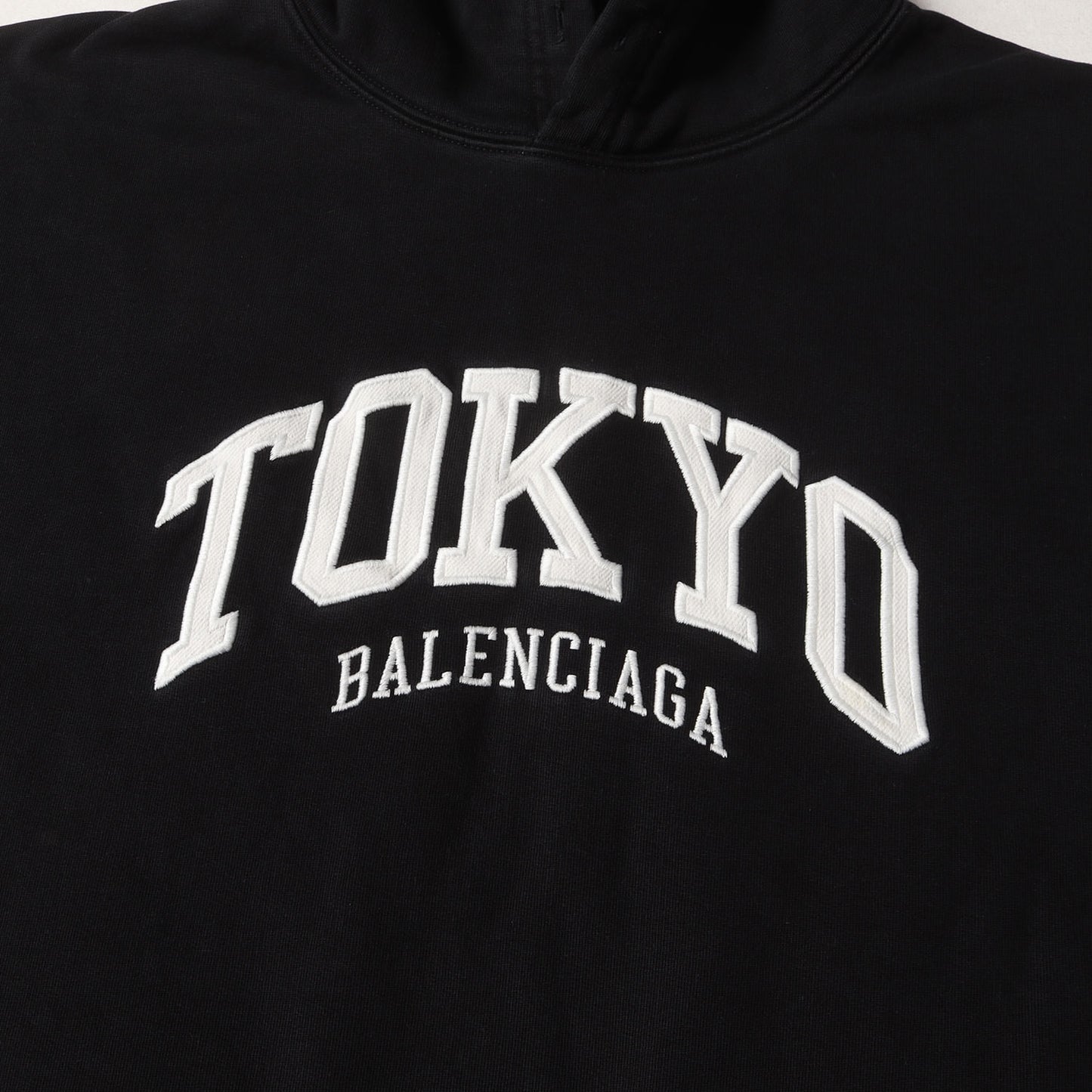 22AW TOKYOアップリケロゴ オーバーサイズ スウェットパーカー(TOKYO HOODIE)