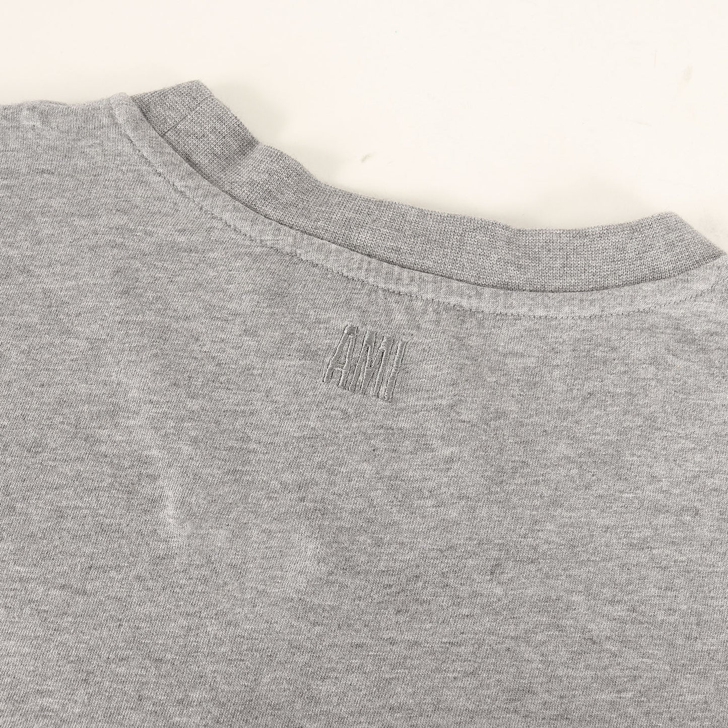 ハートロゴ刺繍 クルーネック Tシャツ
