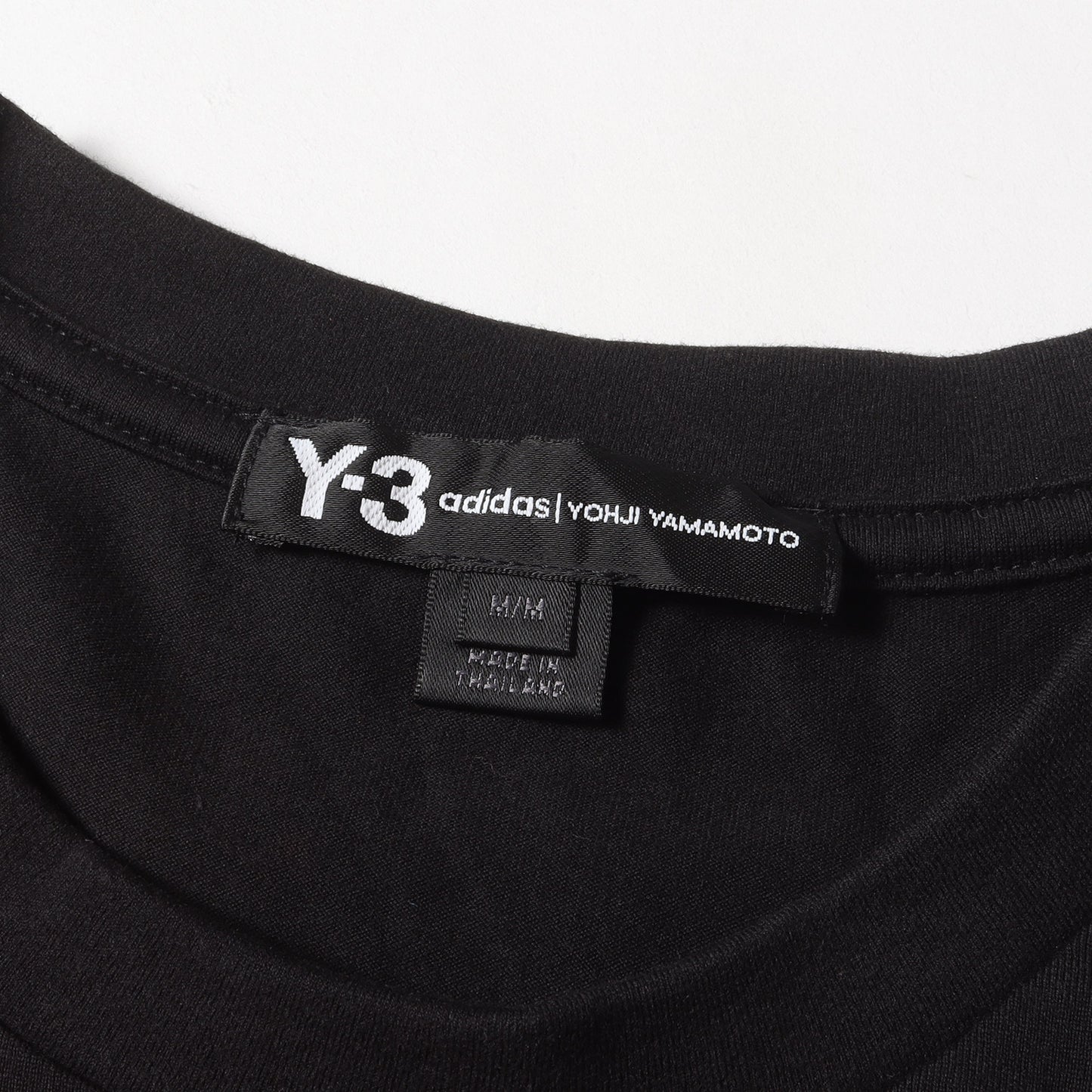 グラフィック プリント Tシャツ (VARSITY SS TEE FJ0332) / スポーツ ウェア モード デザイナーズ