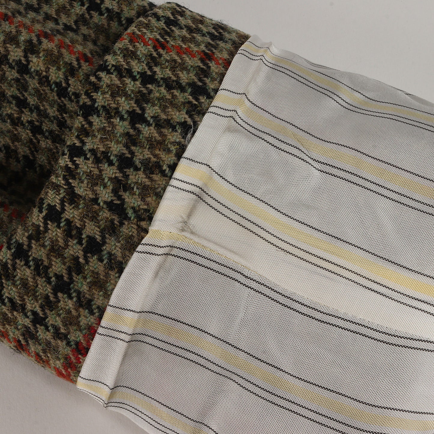 ブートニエール付き ガンクラブチェック ウール ツイード 段返り 3B テーラード ジャケット