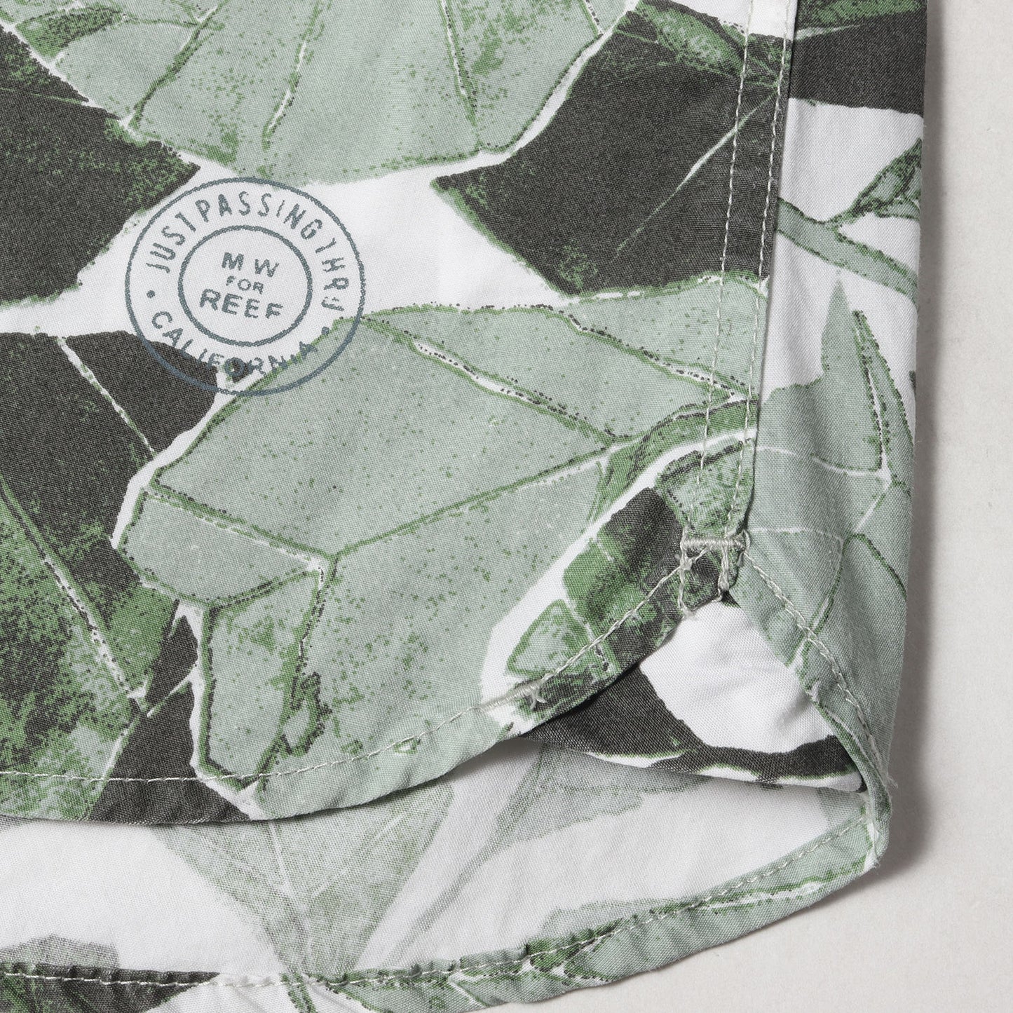 リーフ ボタニカル ボタンダウン 半袖 シャツ / B.D 総柄