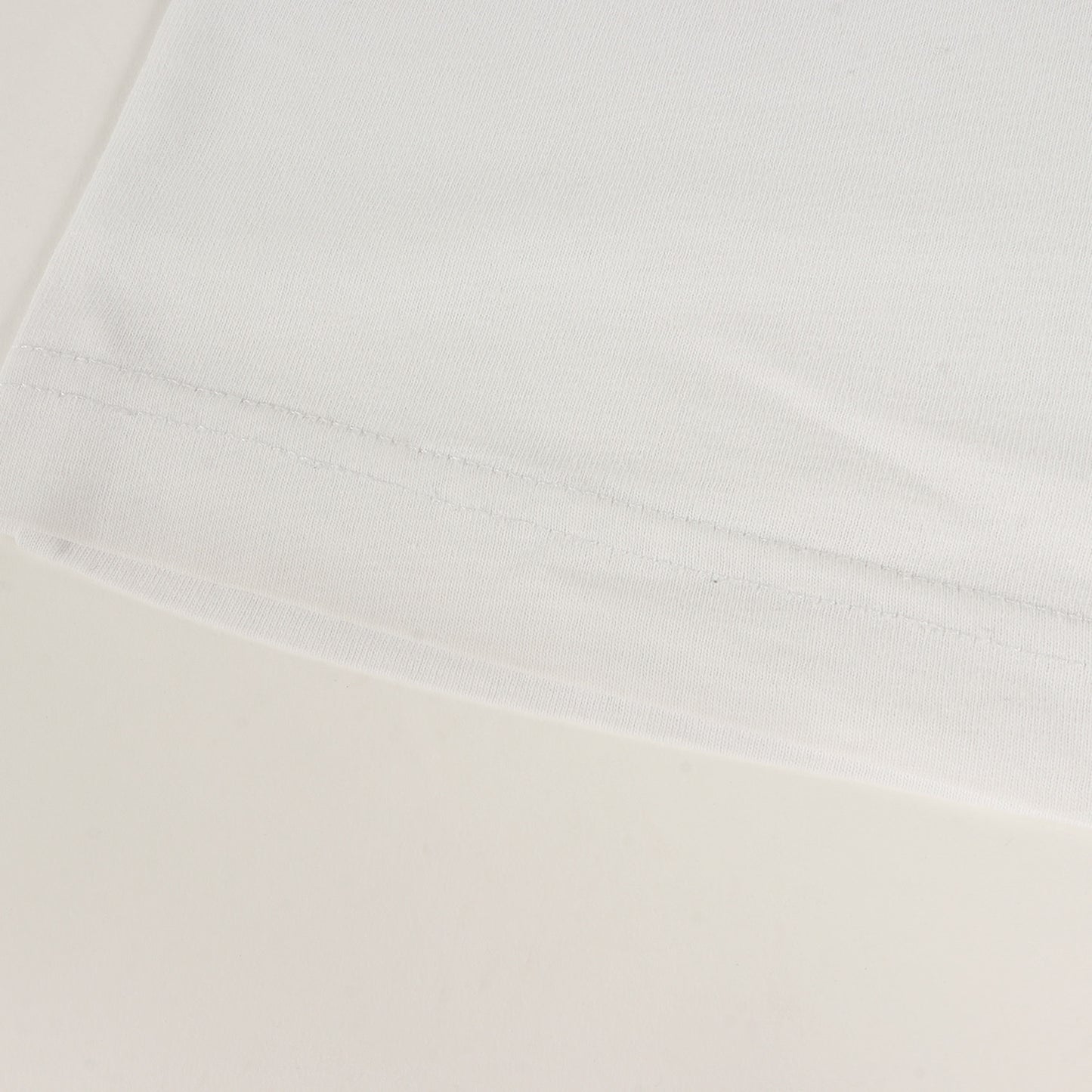 ロゴ 刺繍 ショルダータグ Tシャツ (578139 TFV1)