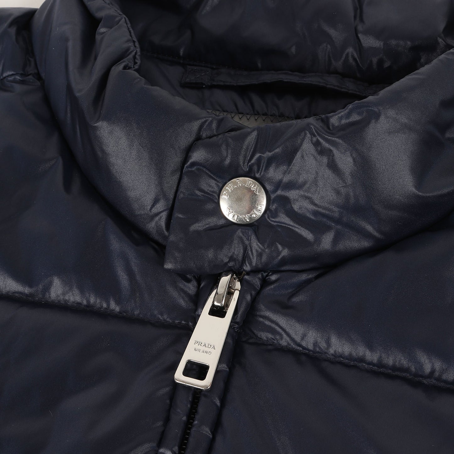 トライアングルロゴ プレート ナイロン ダウンジャケット (SGA462) / ブルゾン アウター 羽織 定番 ベーシック イタカジ ラグカジ ラグジュアリー ハイエンド カジュアル