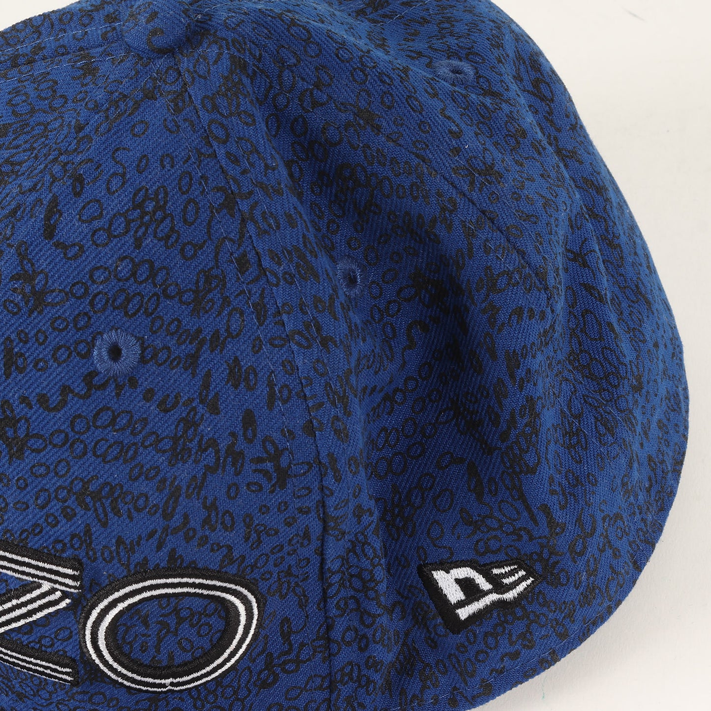 × NEW ERA ロゴ 刺繍 総柄 ベースボール キャップ / 59FIFTY 帽子