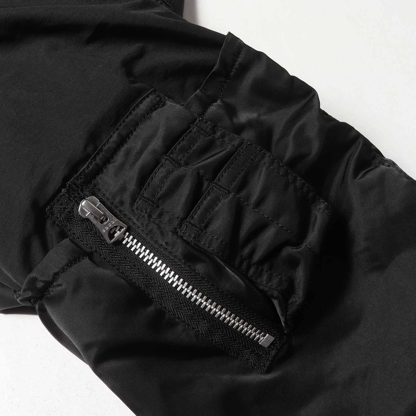 異素材 切替 ドッキング フーデッド ミリタリー ボンバー ジャケット (21-02533M) / MA-1 アウター 羽織 定番 ベーシック モード デザイナーズ ドメブラ 著名人着用