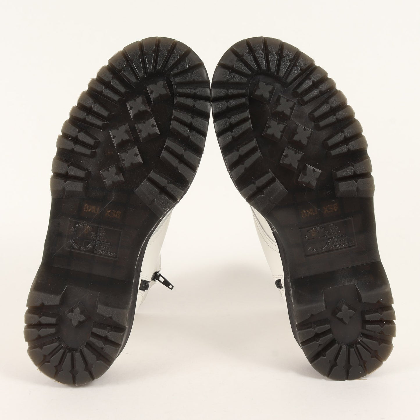 現行モデル JADON (AW006 SK 05 V) / インサイドジップ 厚底 8ホール ブーツ 定番 ベーシック