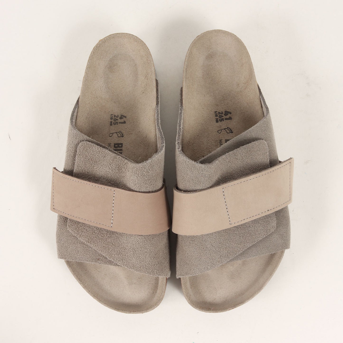 Kyoto Stone Coin (1020724) / ストラップ スウェード レザー スライド サンダル REGULAR FIT