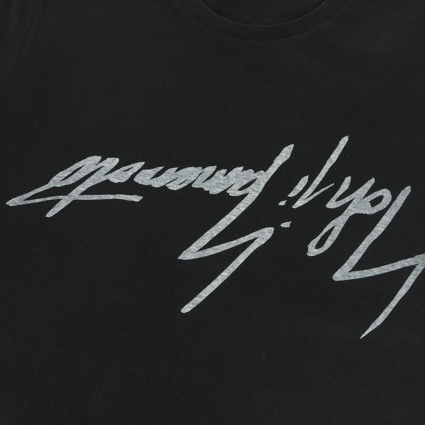 逆さ シグネチャー YY ロゴ グラフィック Tシャツ (GD-T32-070)