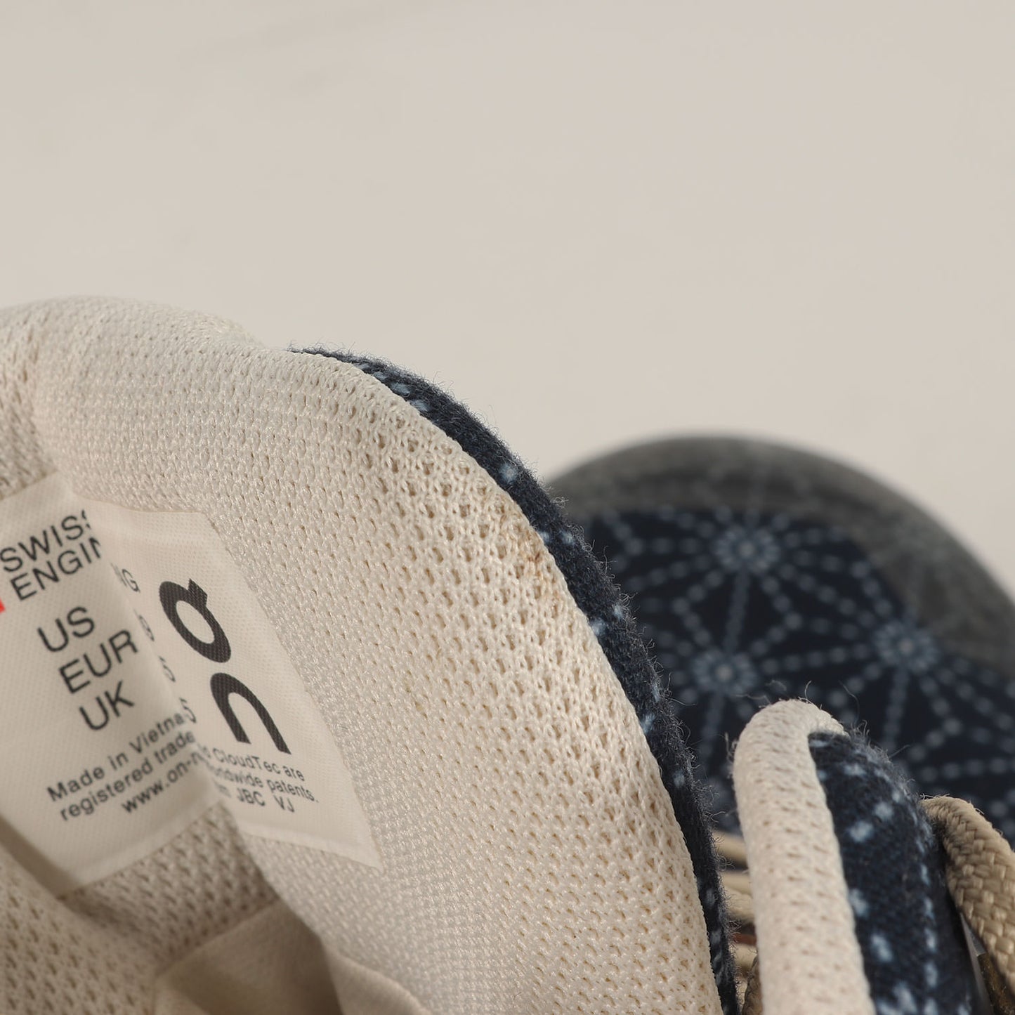 22SS ×On スピード ハイキング ブーツ (Cloudrock)