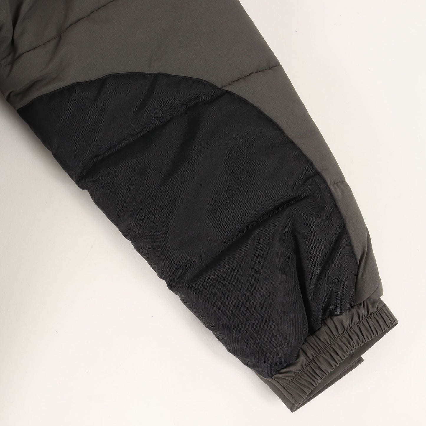 × FLAGSTUFF パテッド モンスター パーカー (MONSTER PARKA WT19424SN-FS)