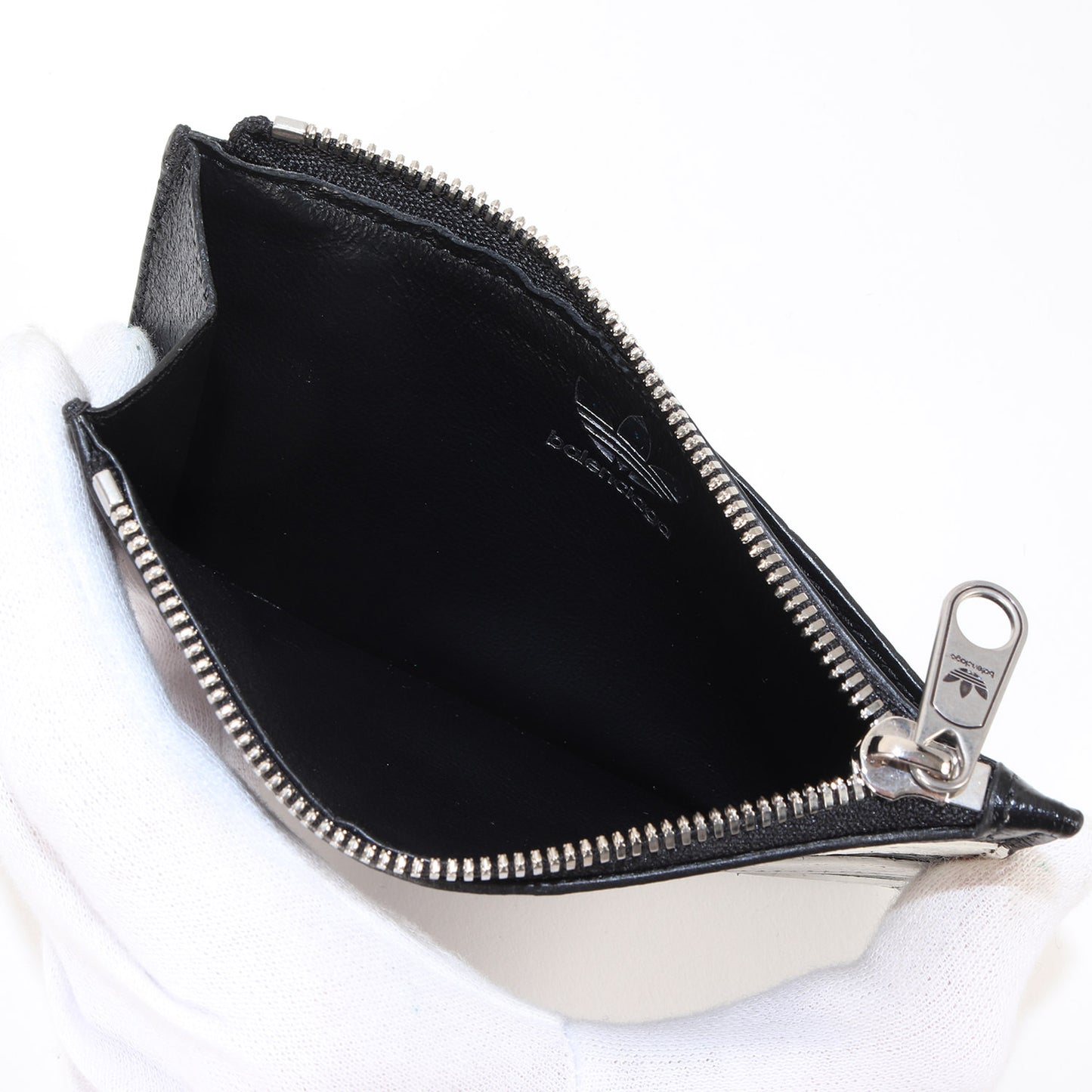 × adidas トレフォイル ロゴ レザー フラグメント ケース (721896)