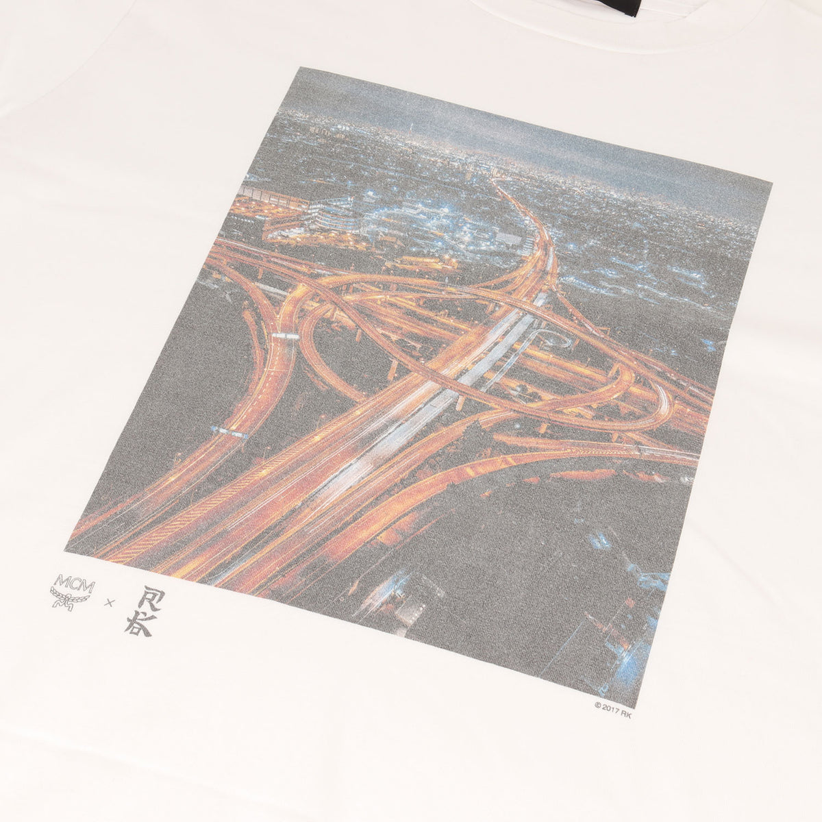 × RK フォトグラフィック クルーネック Tシャツ (Unisex Special Selection Souvenir T-shirt MHTDSZY06WT0XL) / MADE IN JAPAN