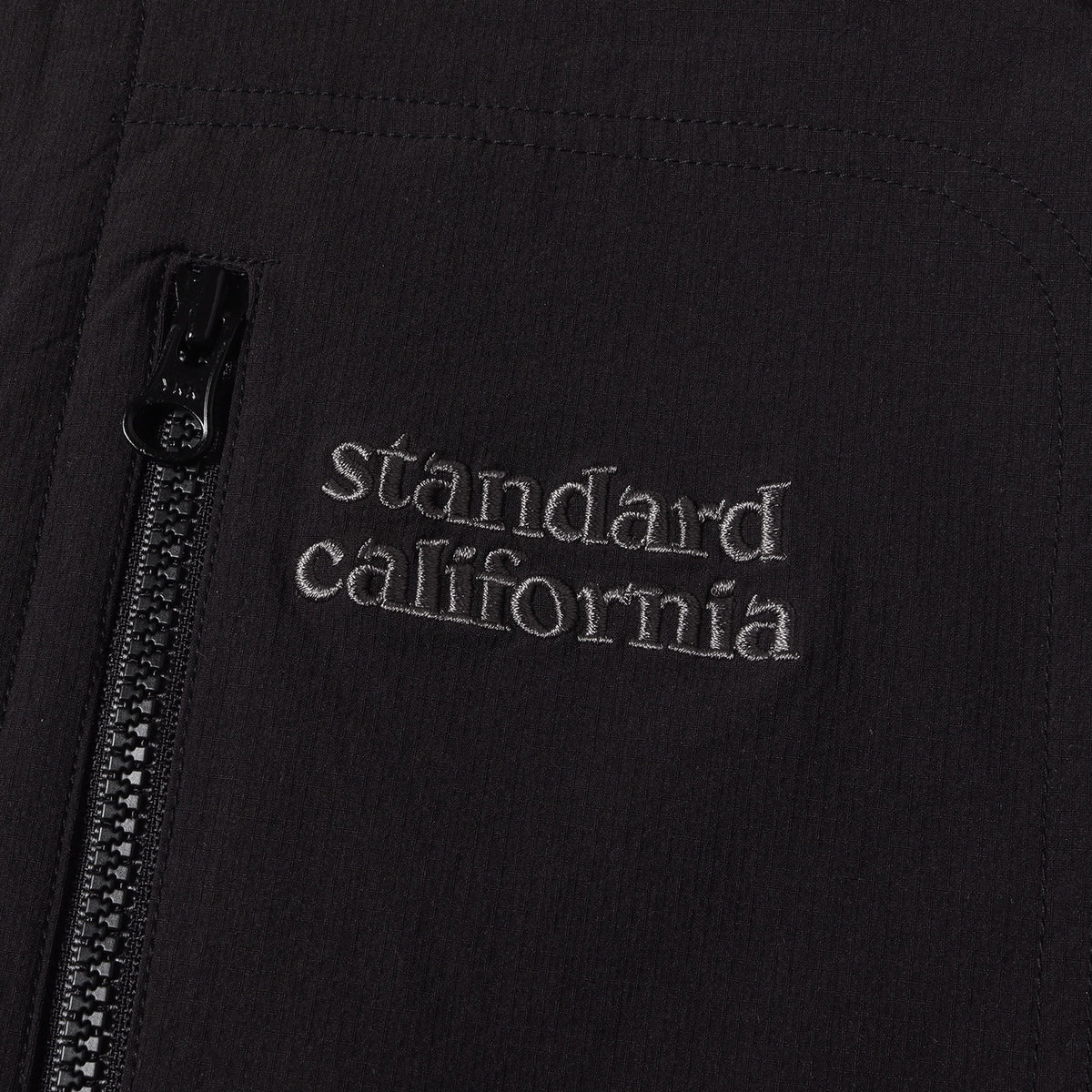 24AW ロゴ 刺繍 ストレッチ コーデュラナイロン ユーティリティ ベスト (SD Cordura Stretch Utility Vest)