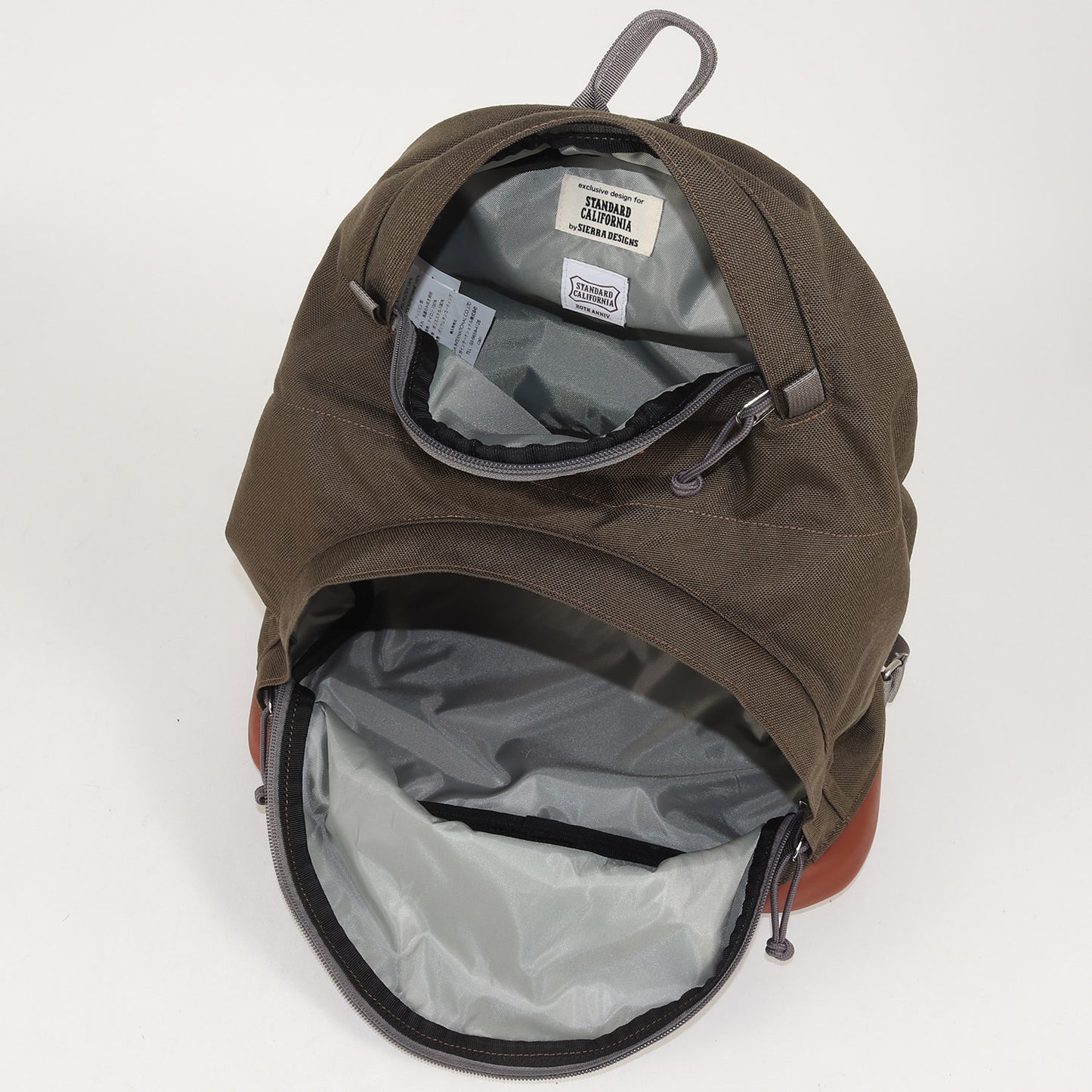 23AW × SIERRA DESIGNS レザー 切替 ナイロン リュック (SIERRA DESIGNS × SD Daytripper Classic) / 20th アニバーサリーコラボレーション