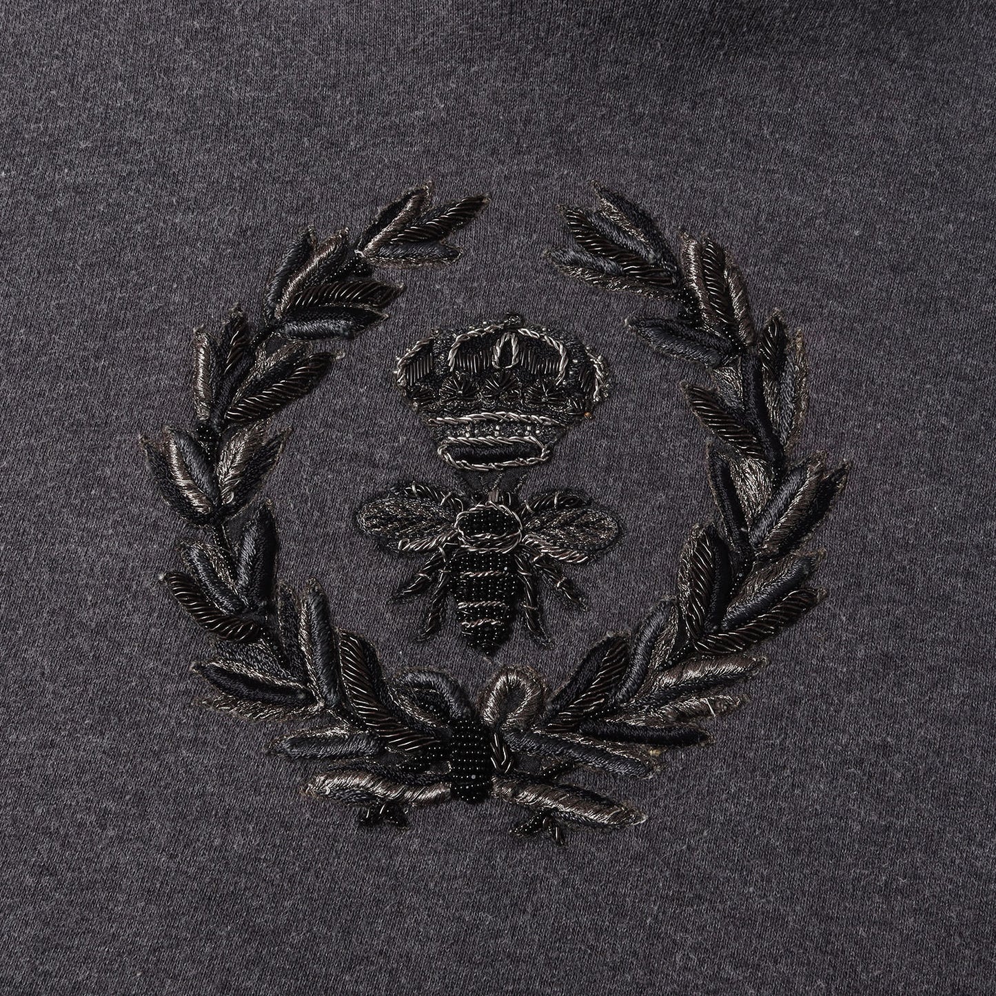 ビジュー BEE ローレル 刺繍 スウェット パーカー (G9FD6T G7FEQ) / 裏起毛