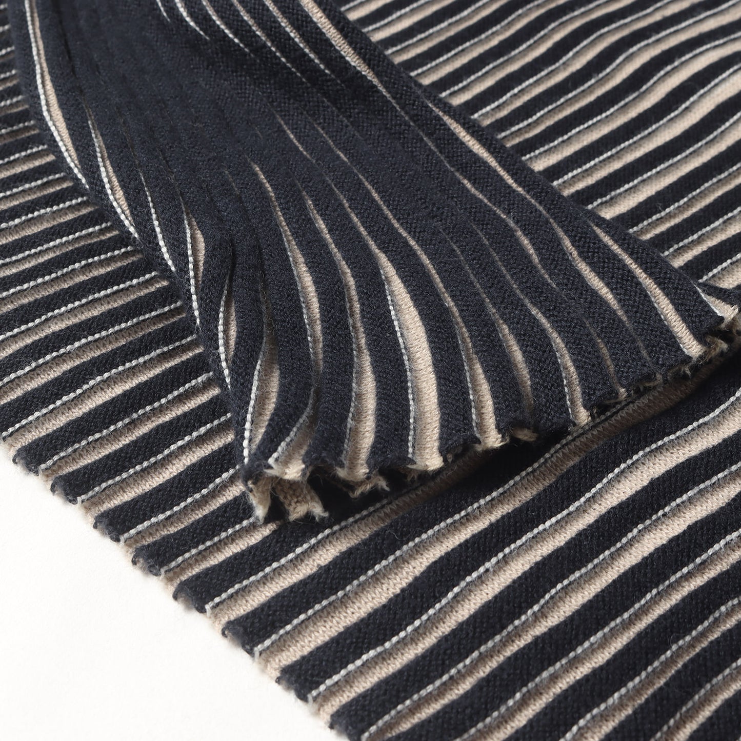 ストライプ ジャガード リンガーネック ニット (Q51030 17)