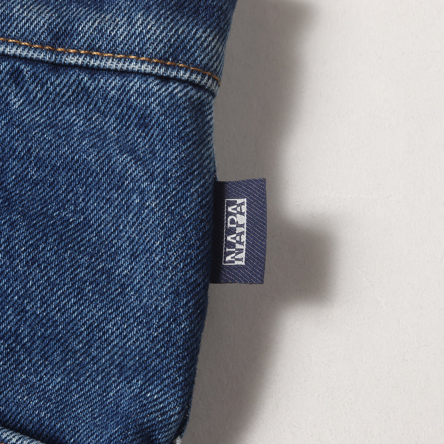 × NAPAPIJRI スリム テーパード デニム パンツ / MADE IN ITALY