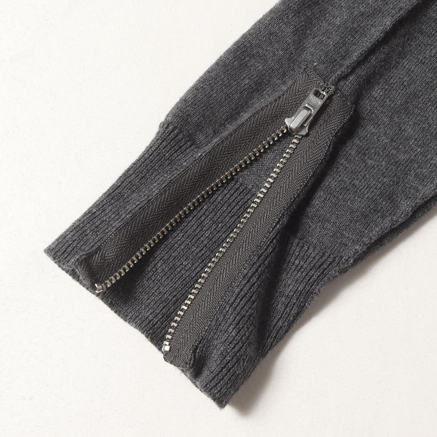 スタッズ ジップ 装飾 コットンニット カーディガン (ZIPPER & STUDS カーディガン 02182ND02)