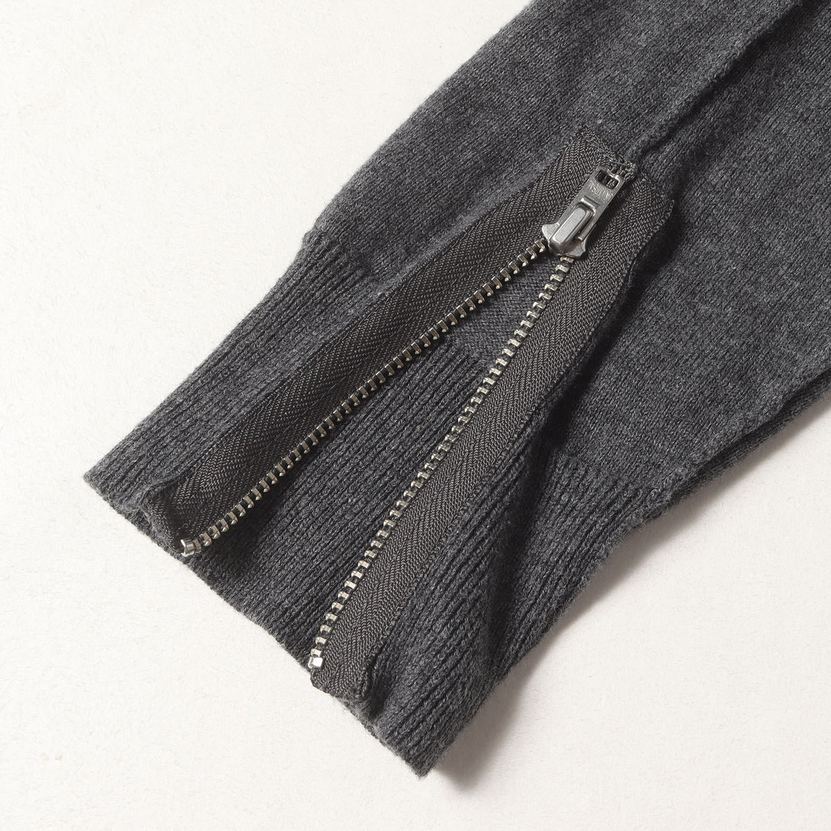 スタッズ ジップ 装飾 コットンニット カーディガン (ZIPPER & STUDS カーディガン 02182ND02)